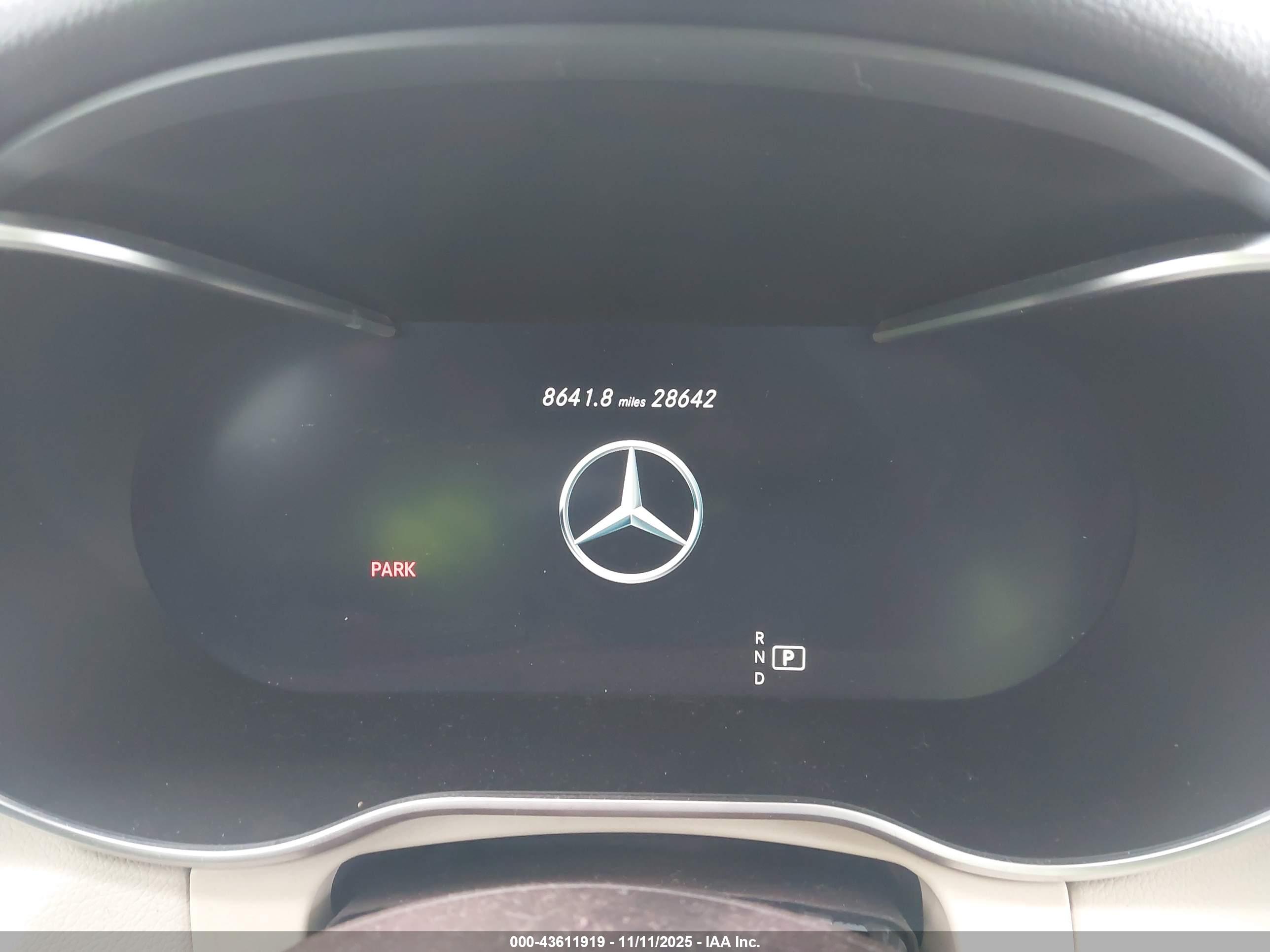 MERCEDES-BENZ GLC image 7