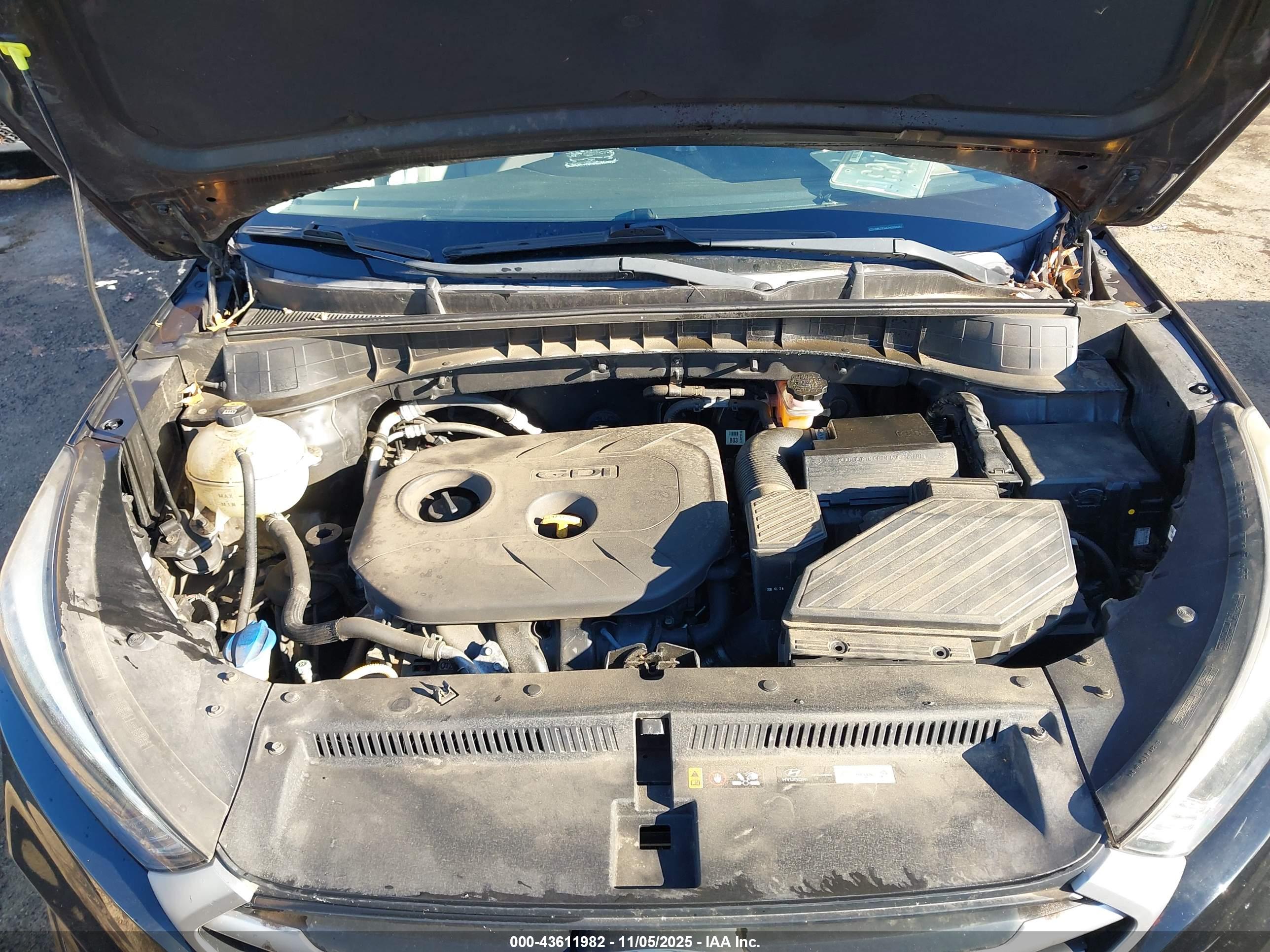 HYUNDAI TUCSON image 10