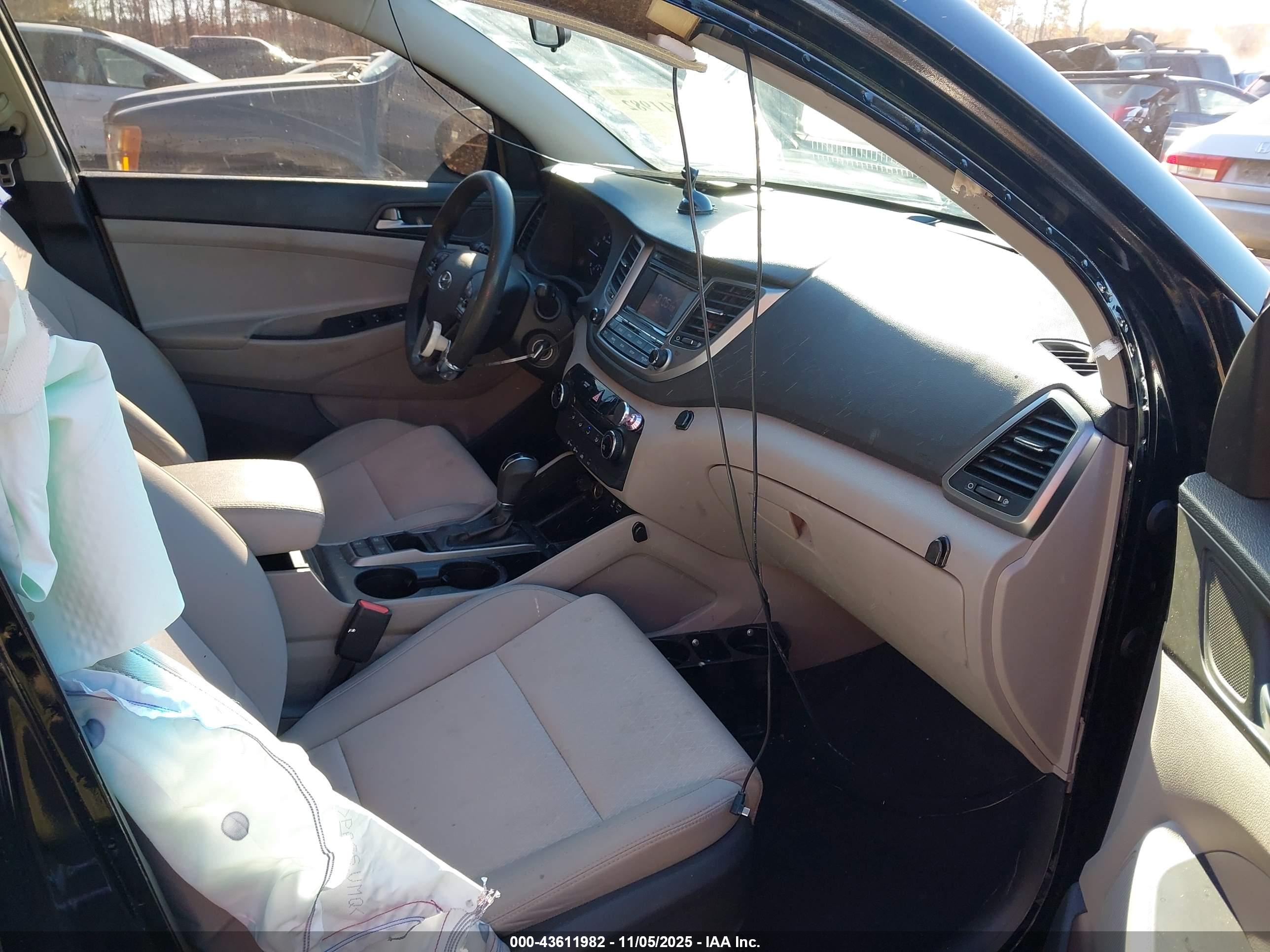 HYUNDAI TUCSON image 5