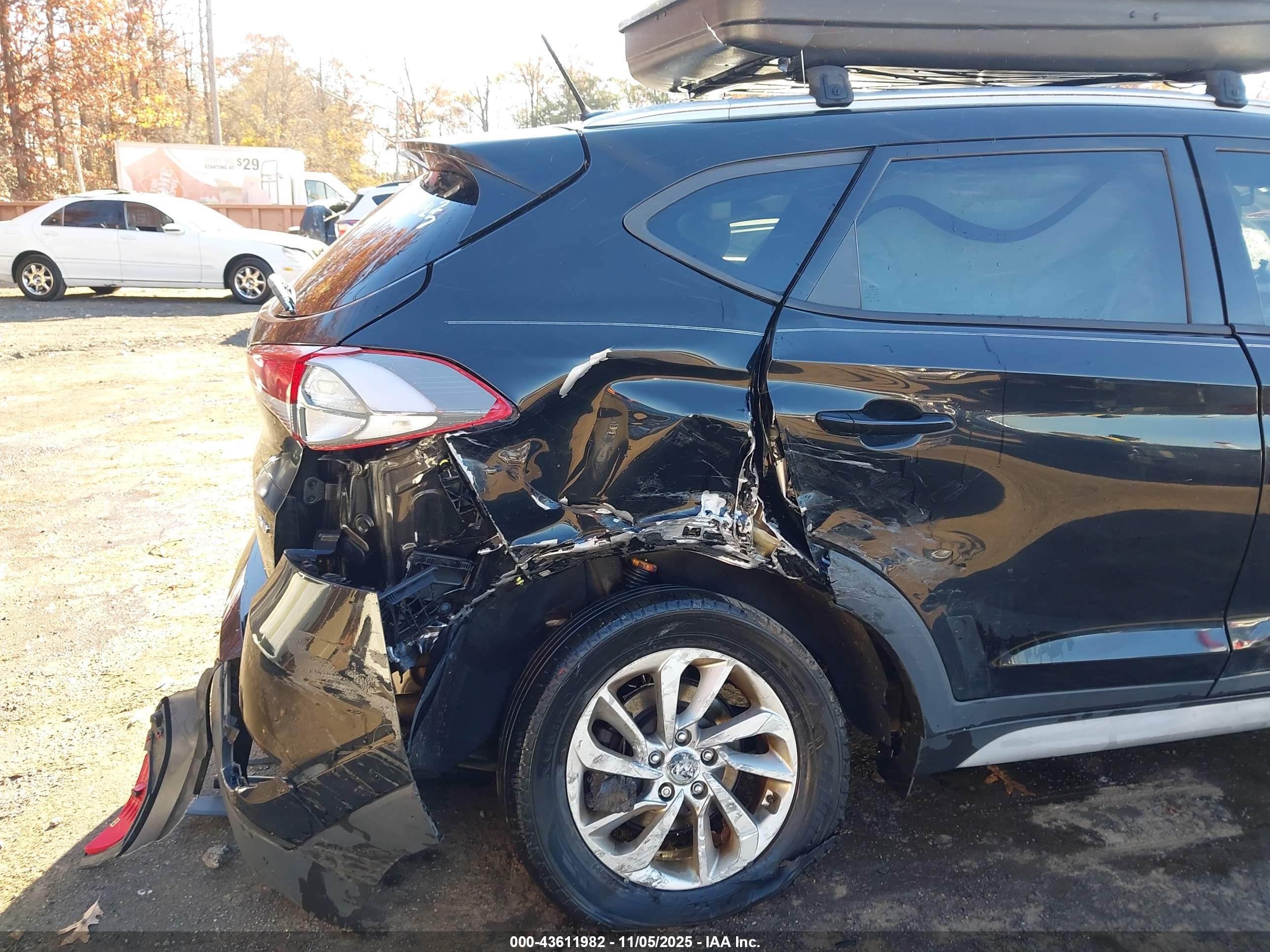 HYUNDAI TUCSON image 6