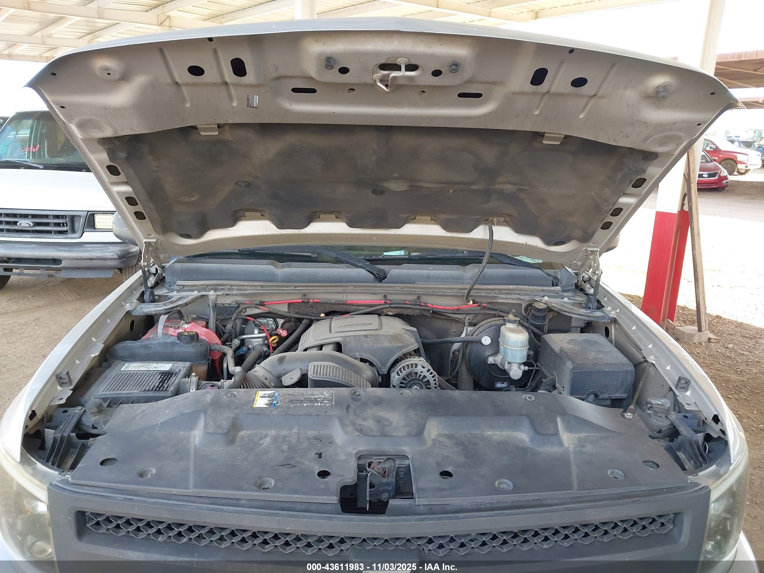 CHEVROLET SILVERADO image 10