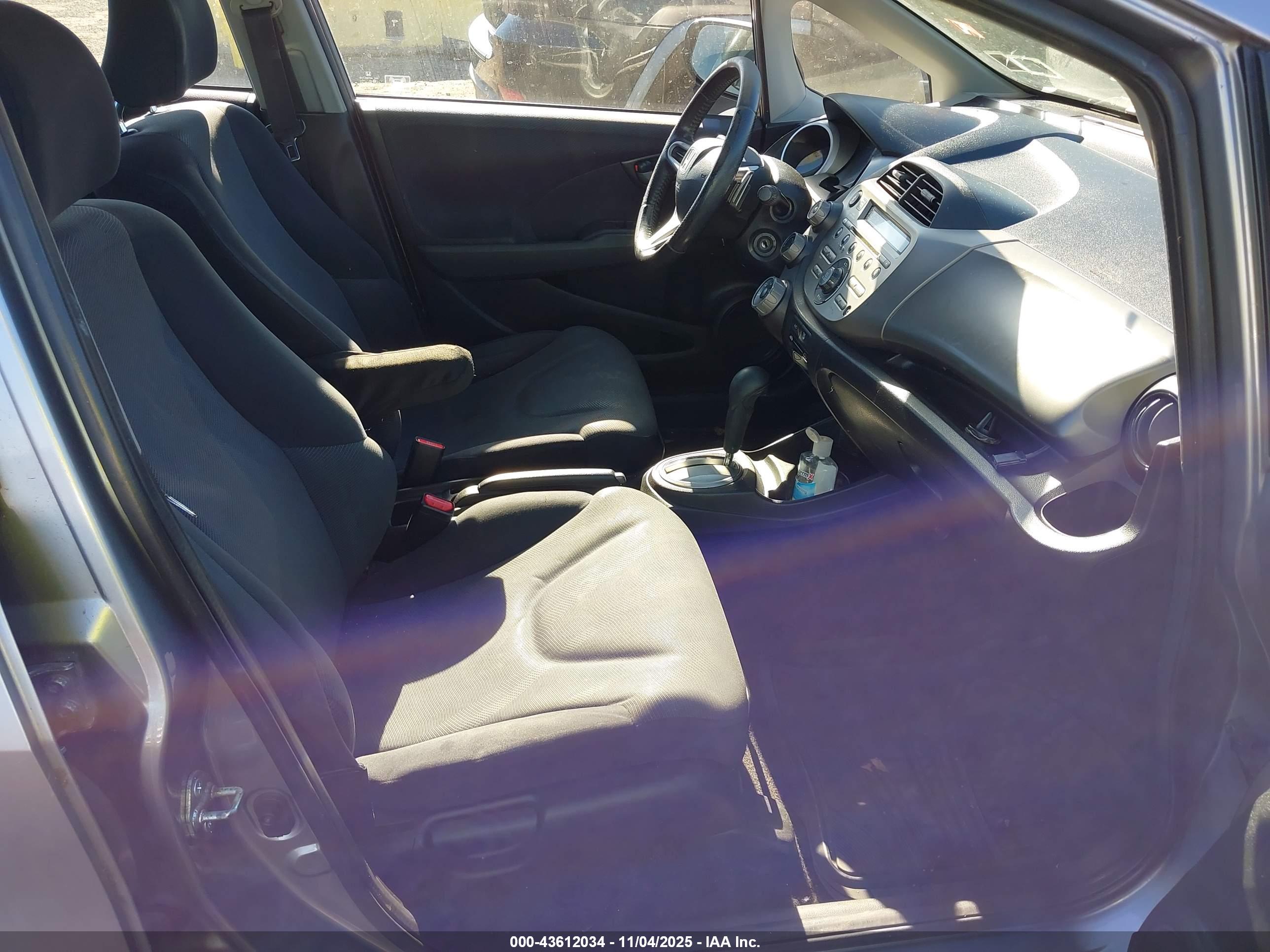 HONDA FIT image 5