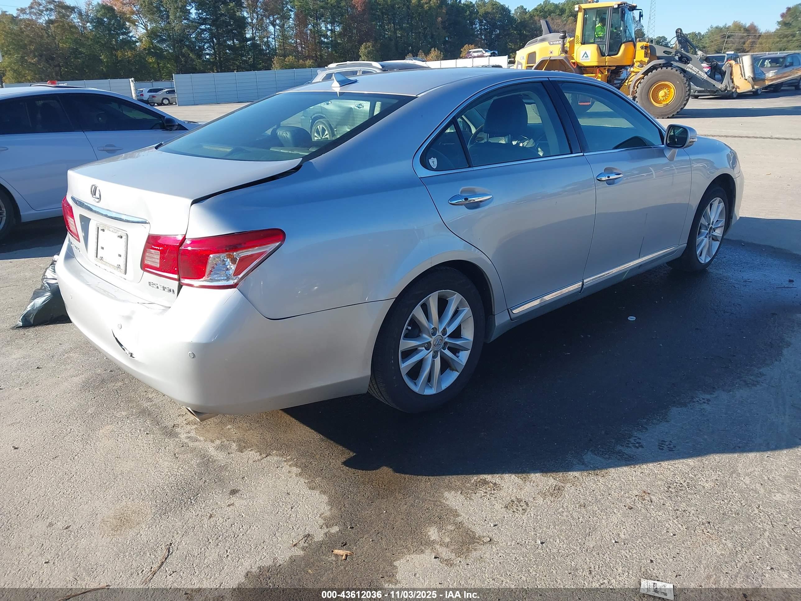 LEXUS ES image 4