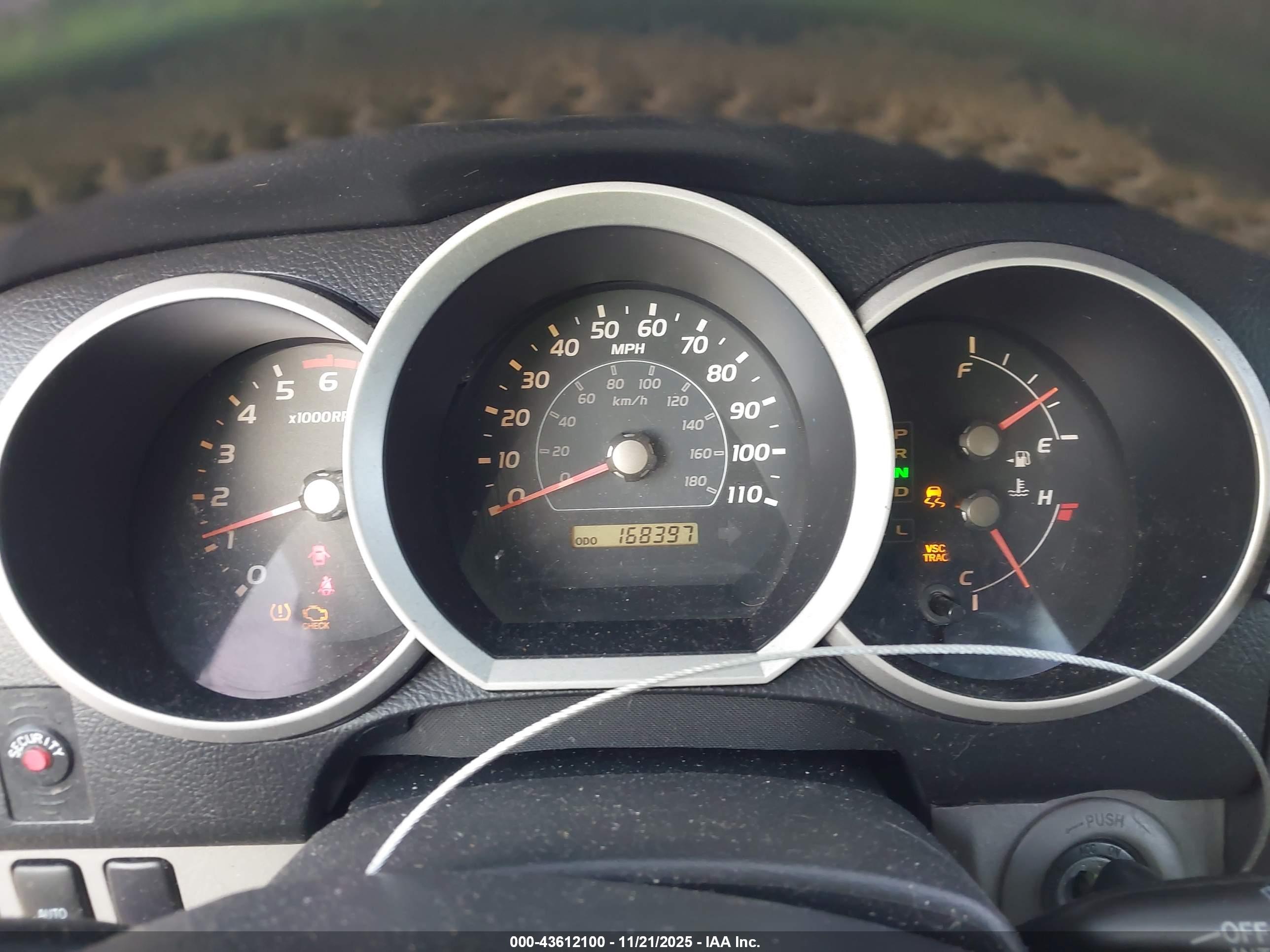 TOYOTA 4RUNNER image 7