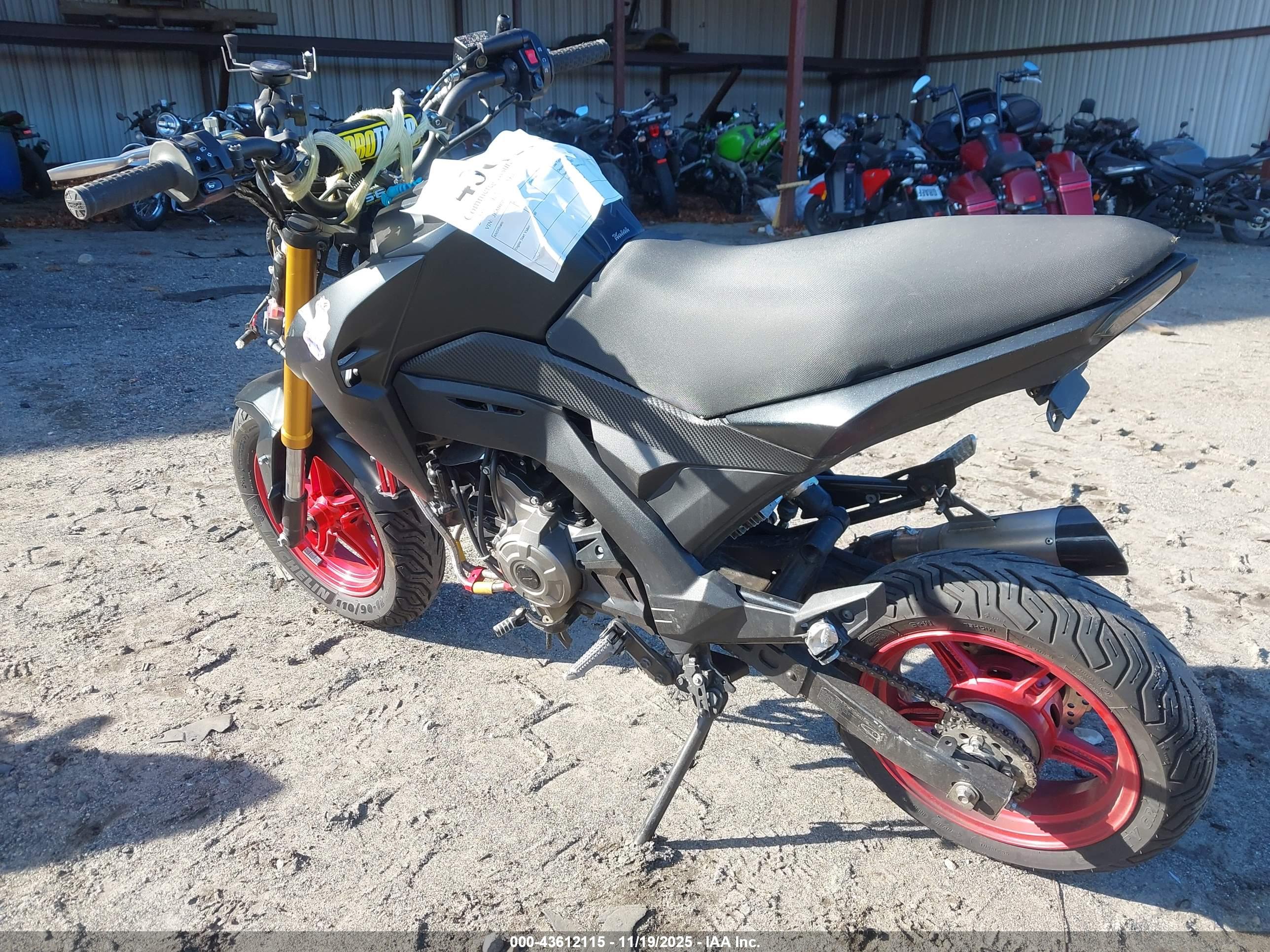 KAWASAKI BR125 image 3