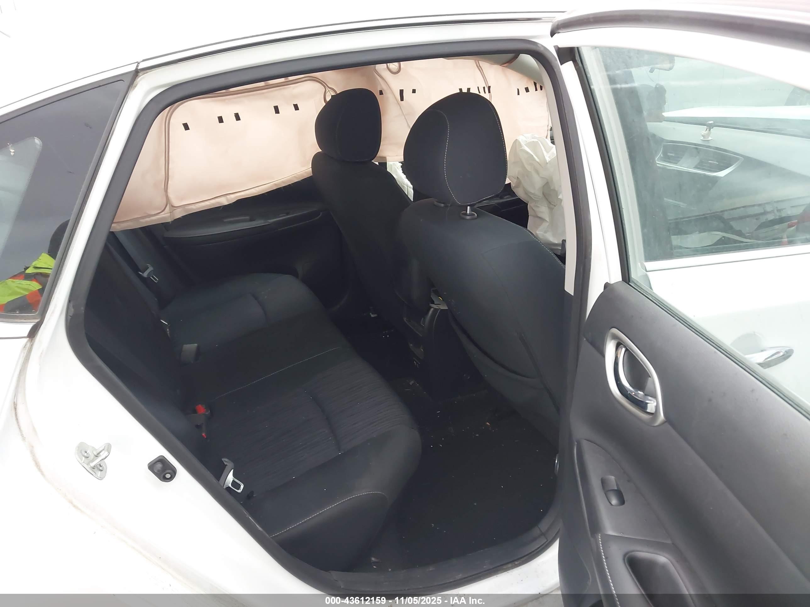NISSAN SENTRA image 8