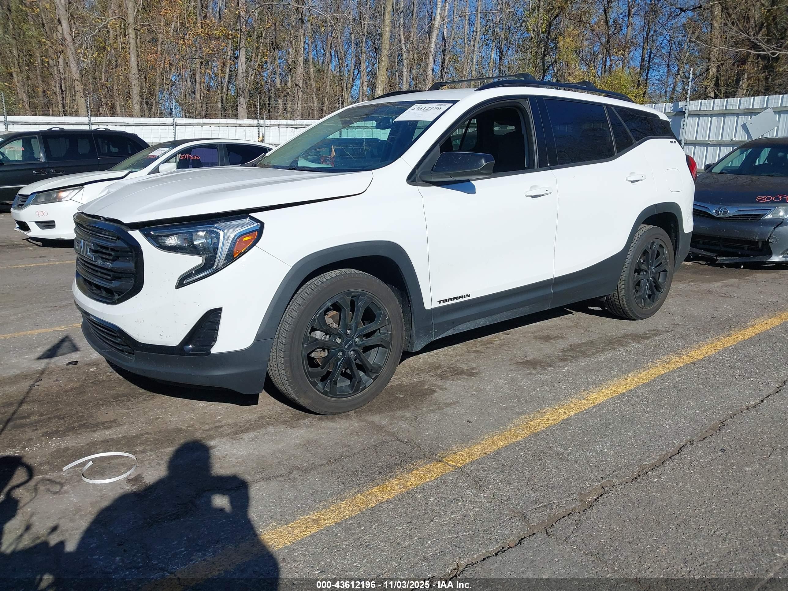 GMC TERRAIN image 2