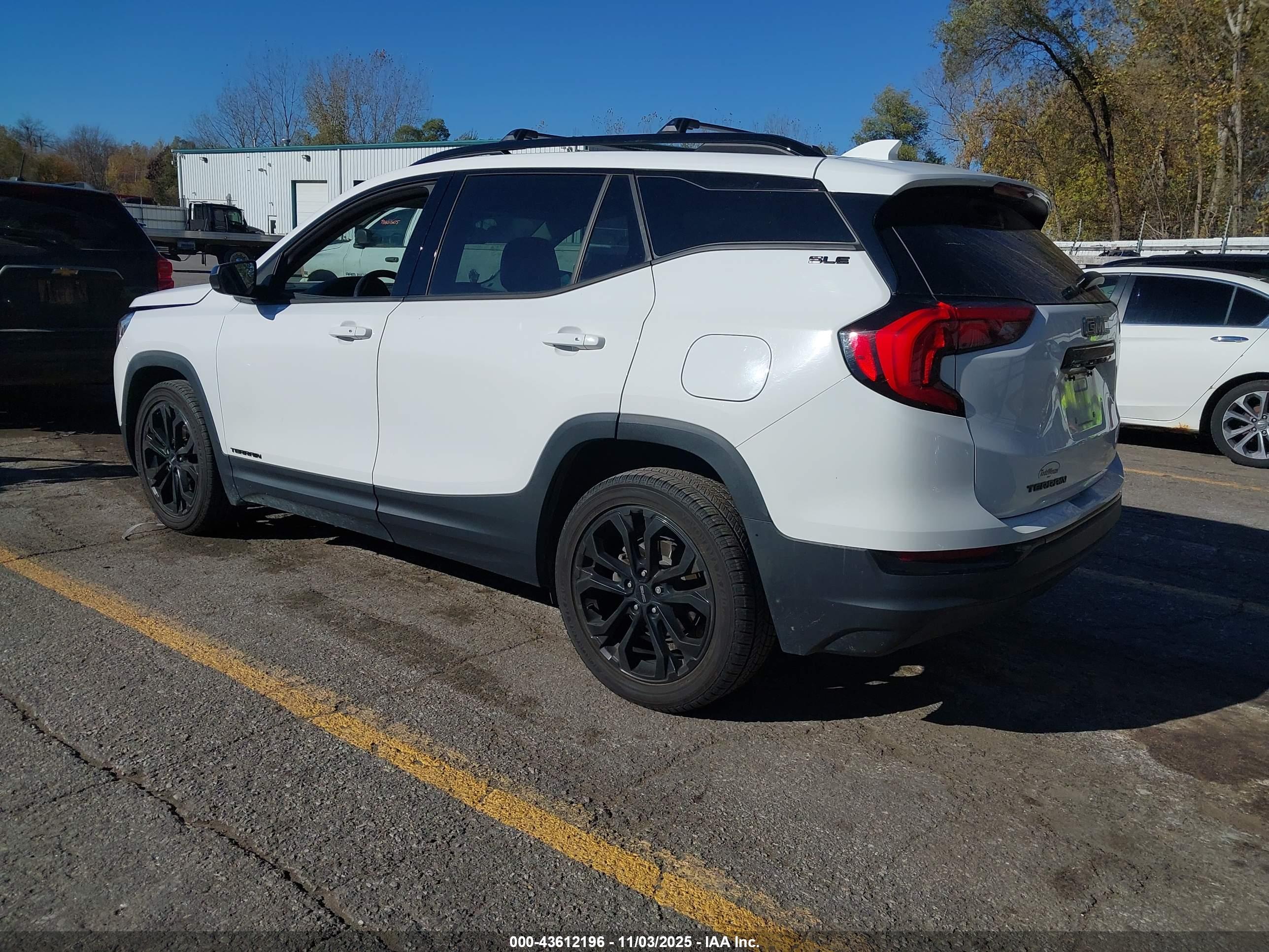 GMC TERRAIN image 3