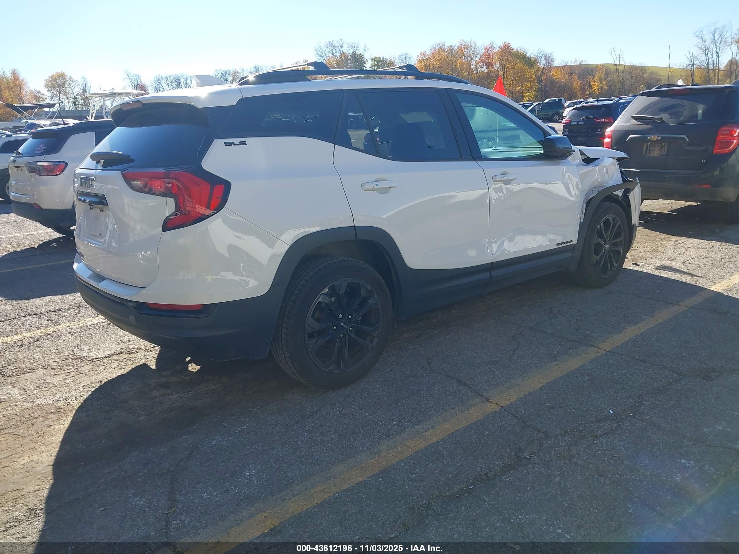 GMC TERRAIN image 4
