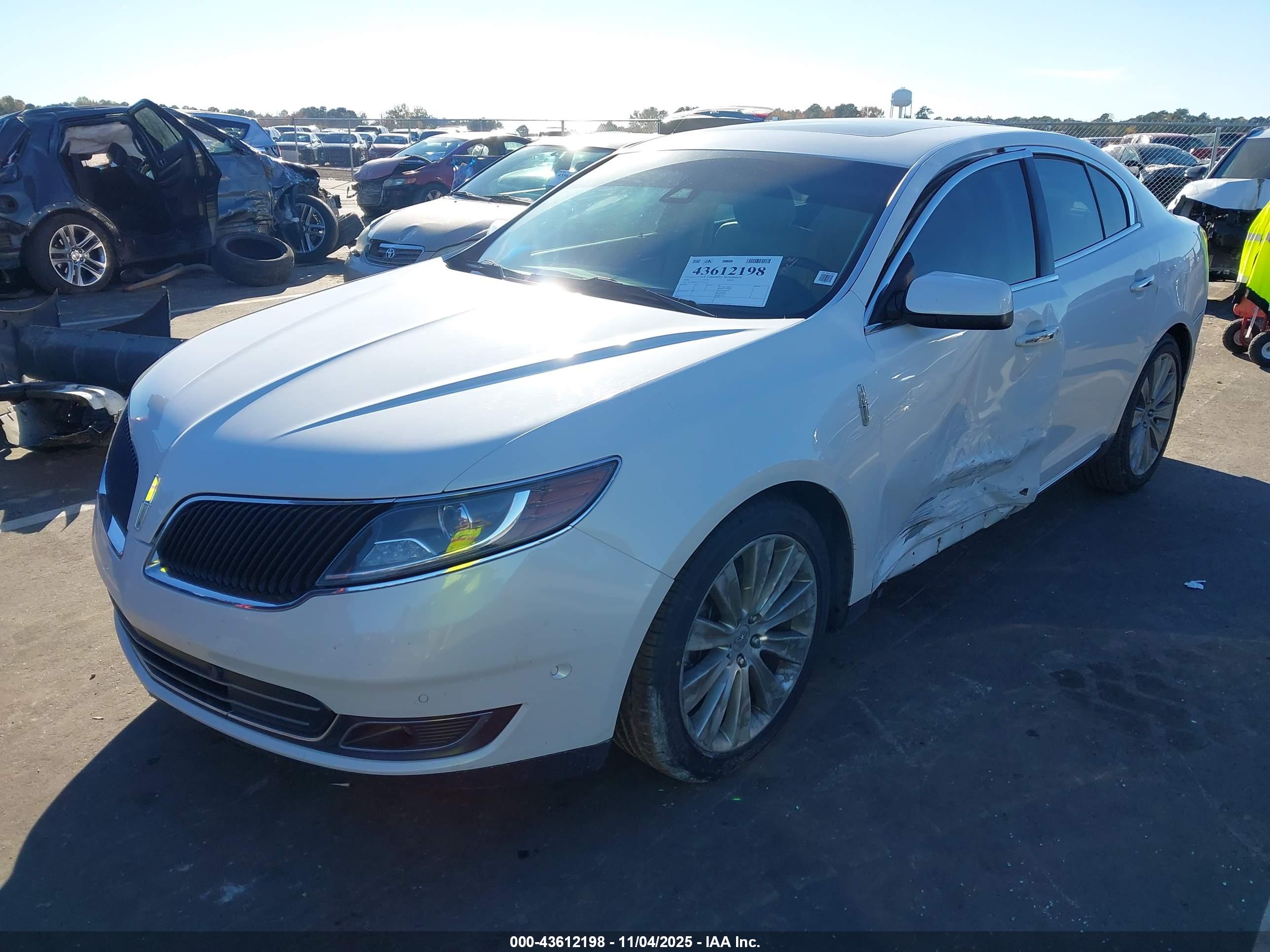 LINCOLN MKS image 2
