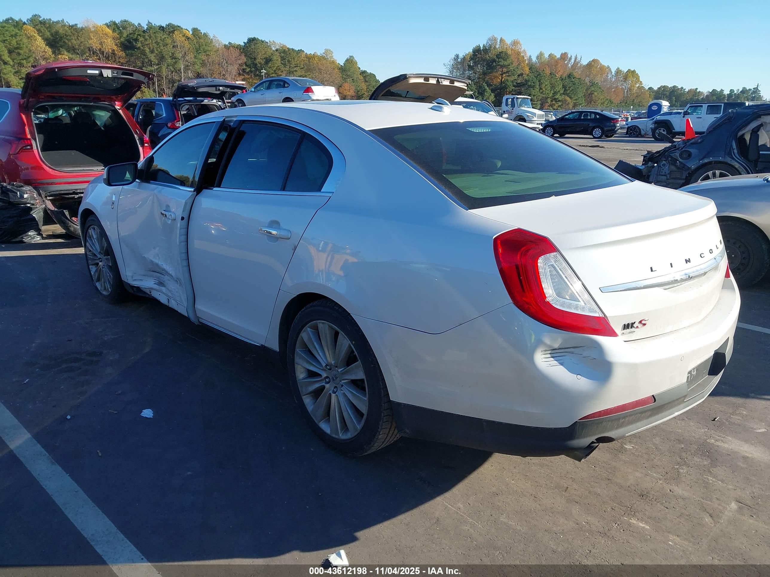 LINCOLN MKS image 3