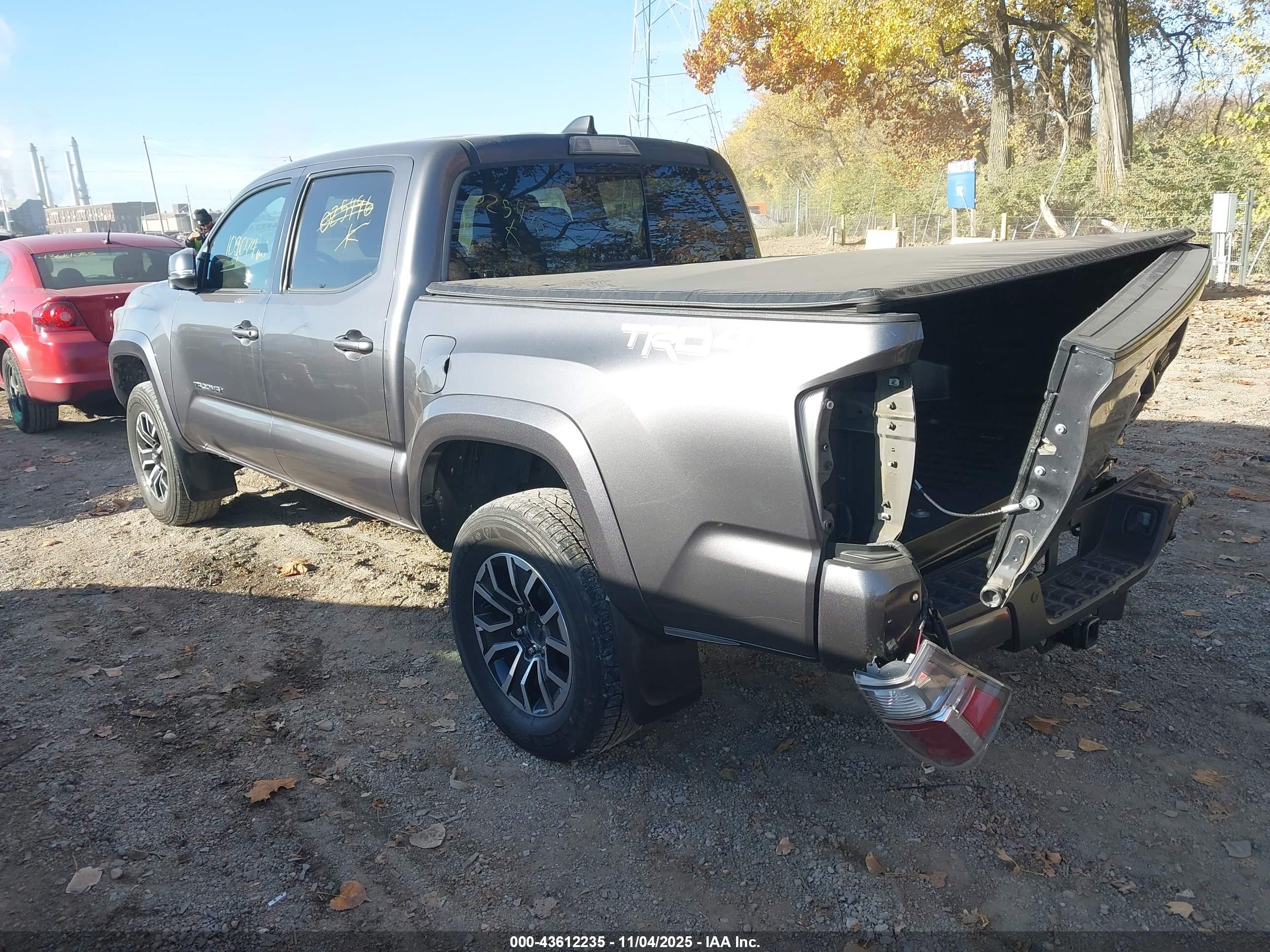 TOYOTA TACOMA image 3