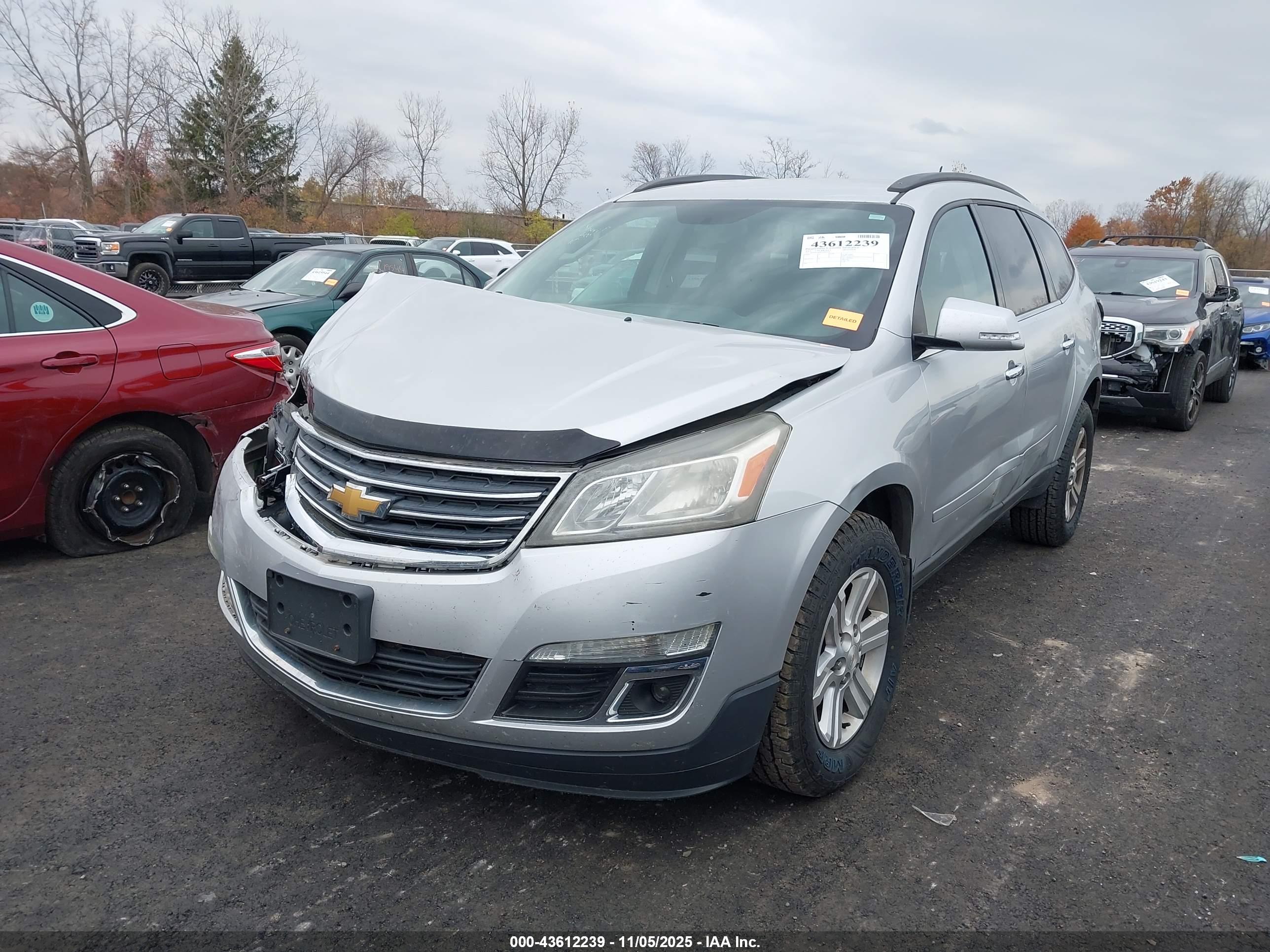 CHEVROLET TRAVERSE image 2