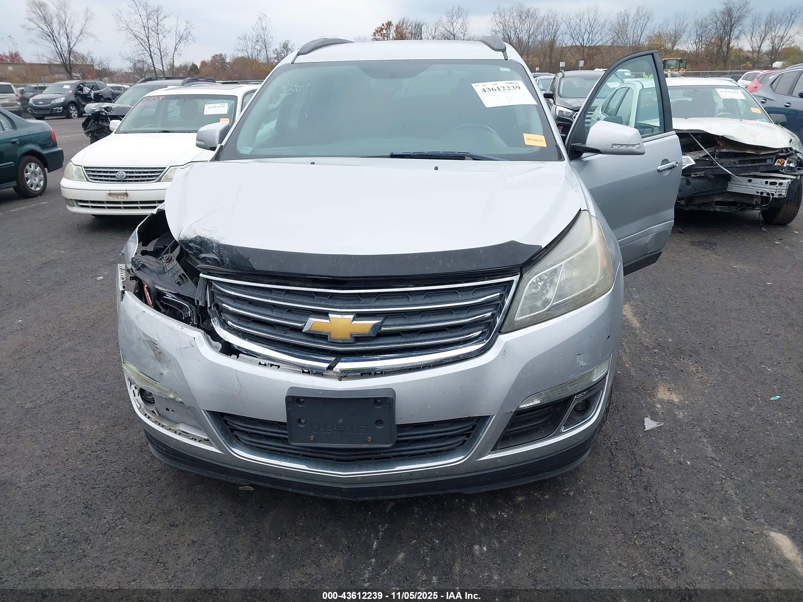 CHEVROLET TRAVERSE image 6