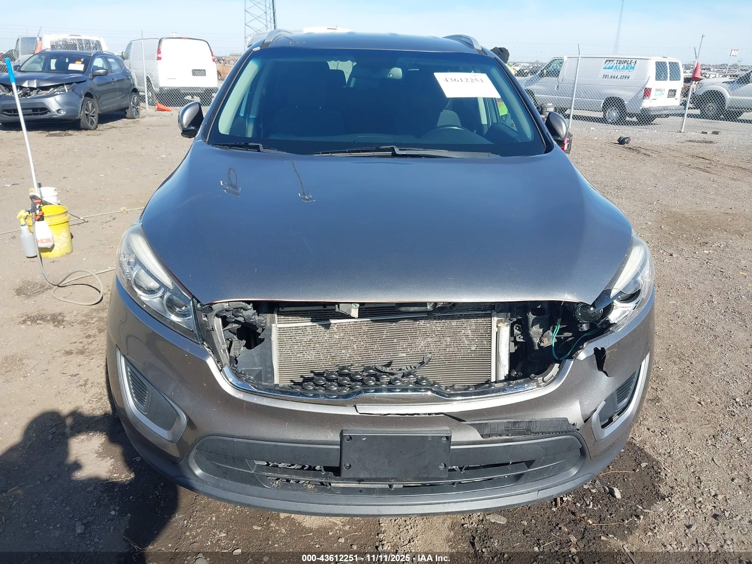 KIA SORENTO image 6