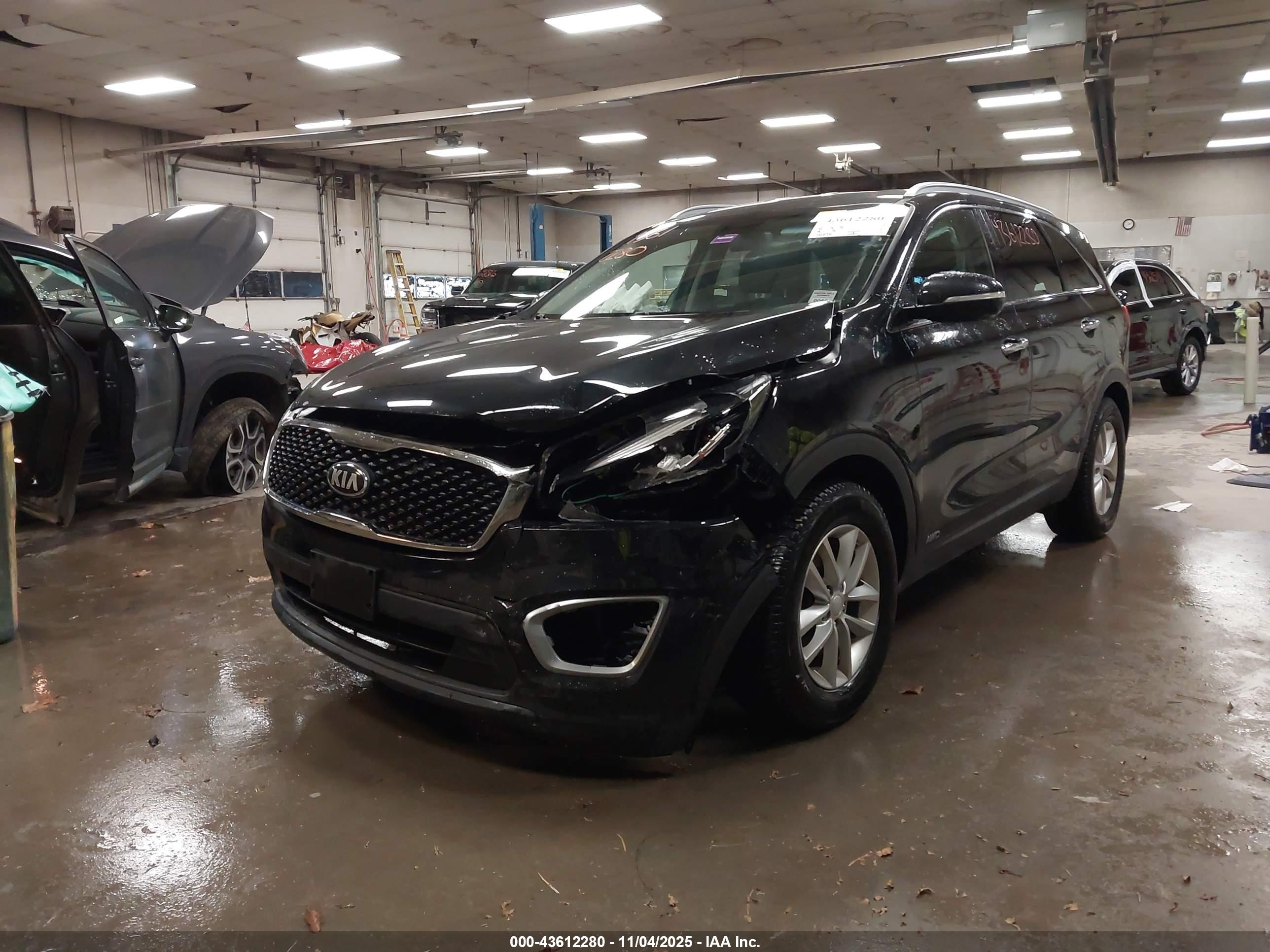 KIA SORENTO image 2