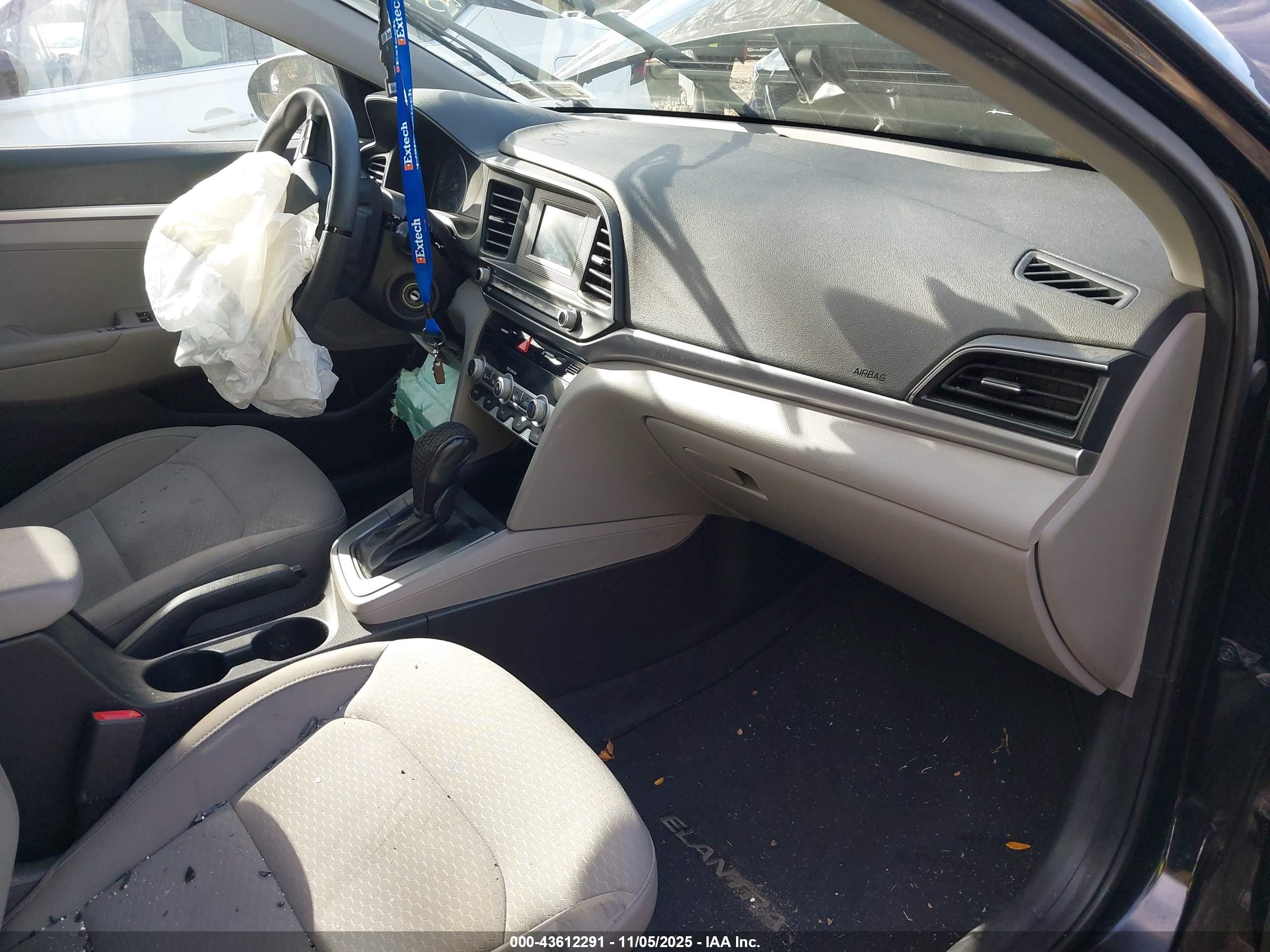 HYUNDAI ELANTRA image 5