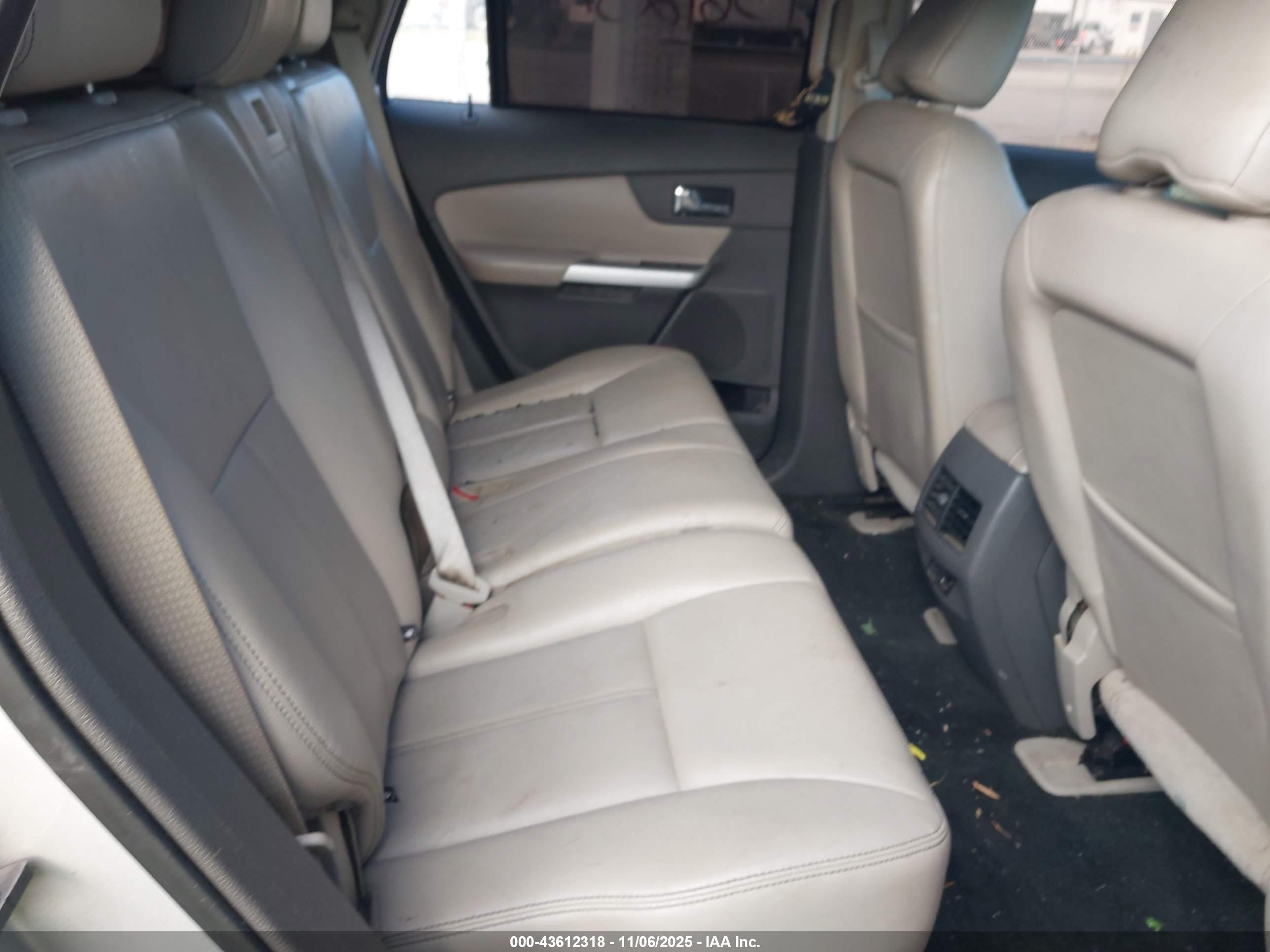 FORD EDGE image 8