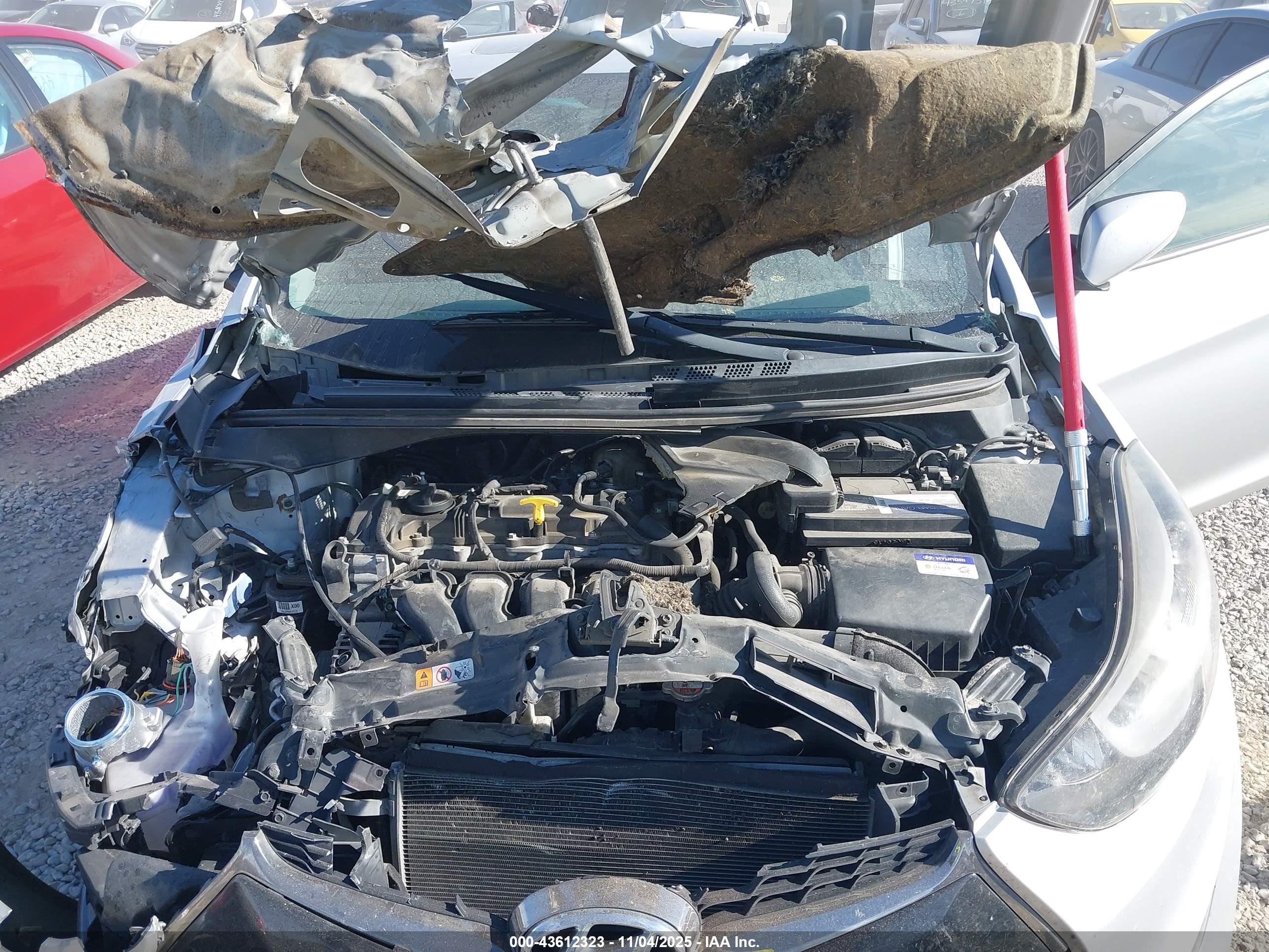 HYUNDAI ELANTRA image 10