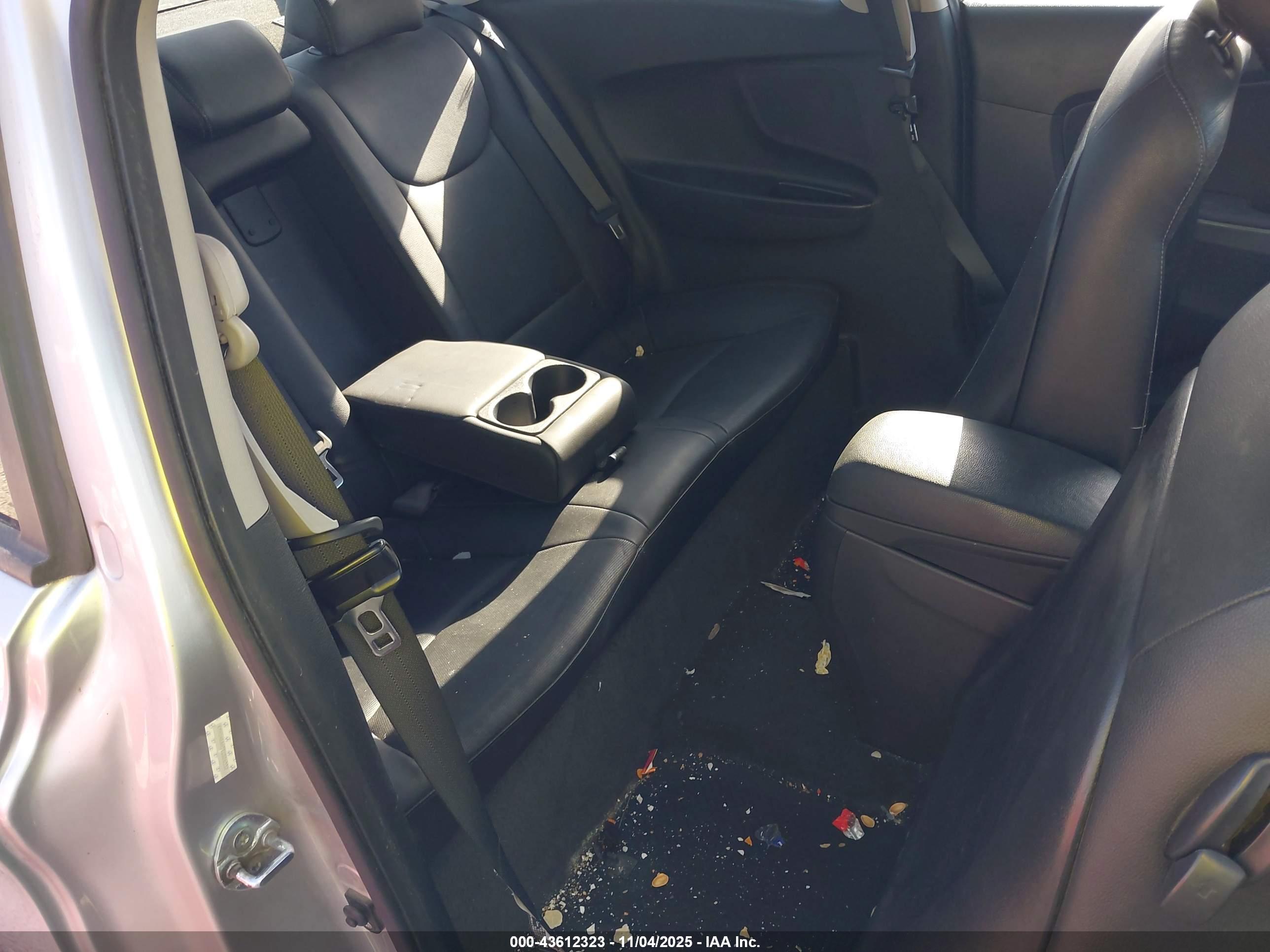 HYUNDAI ELANTRA image 8