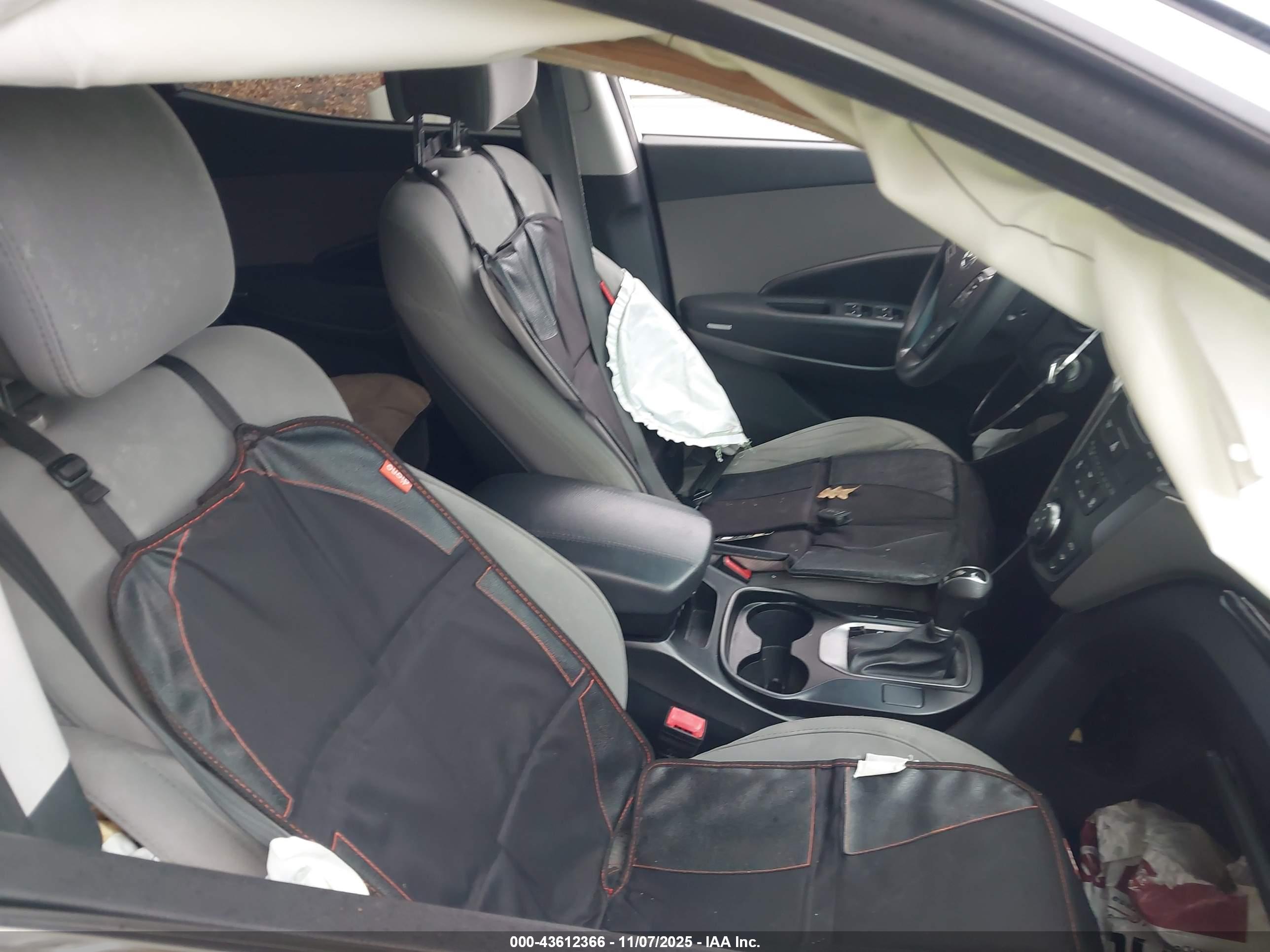 HYUNDAI SANTA image 5