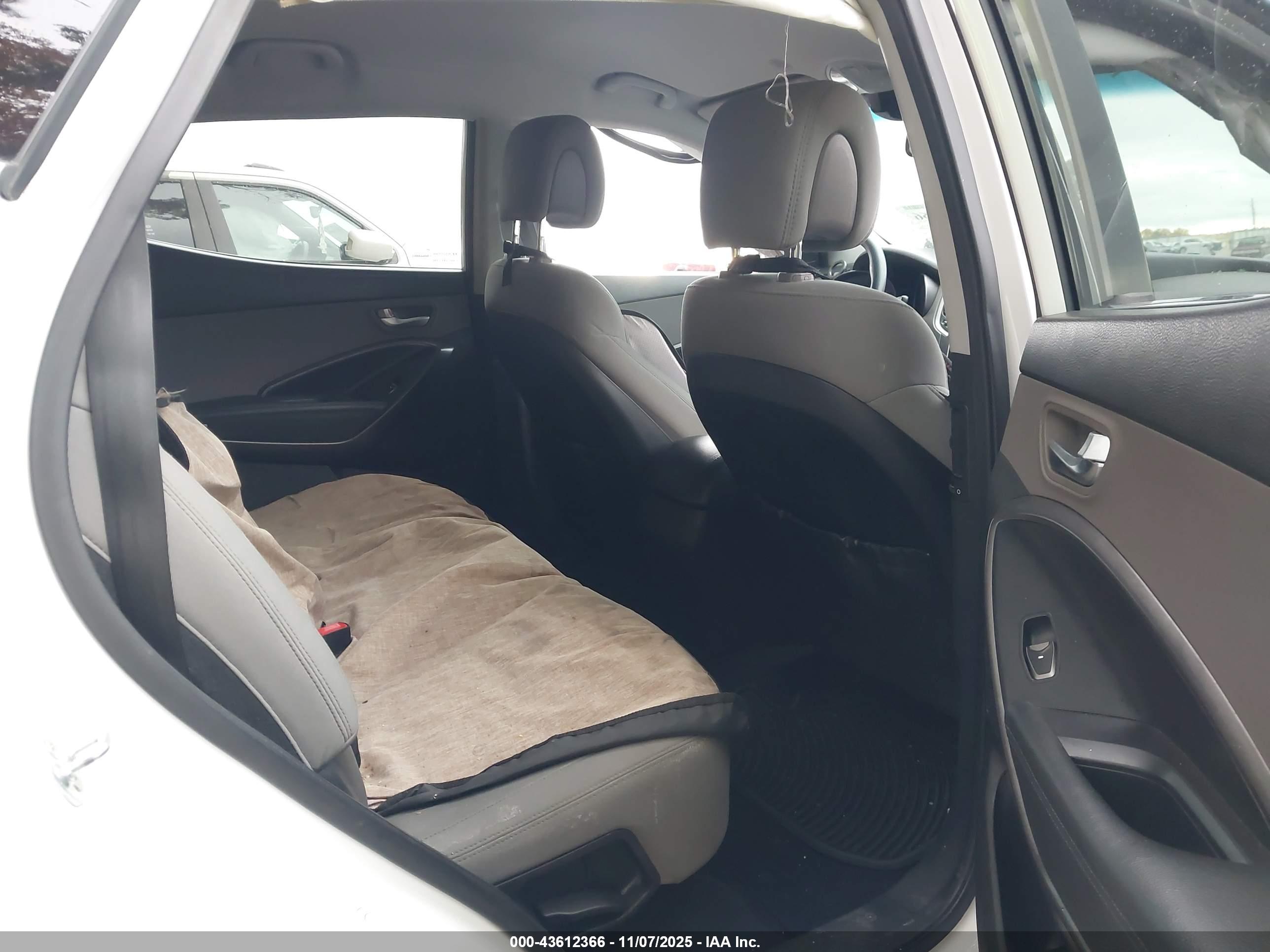 HYUNDAI SANTA image 8