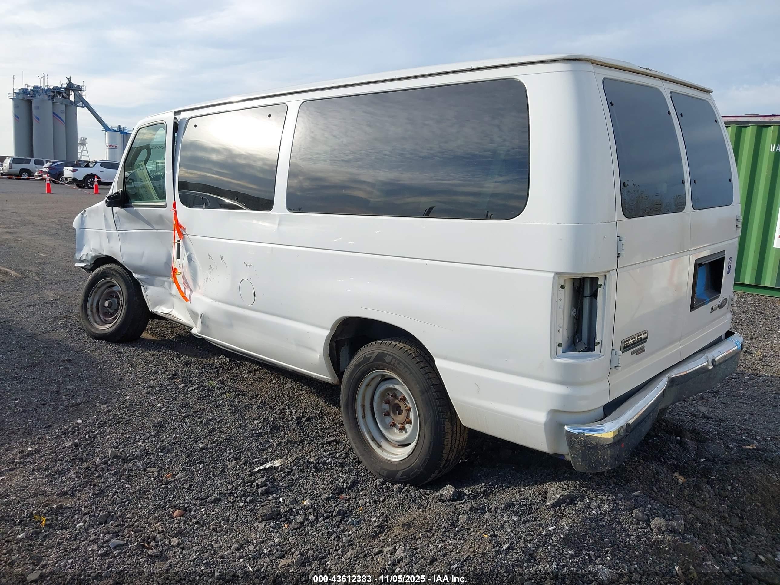 FORD E-350 image 3