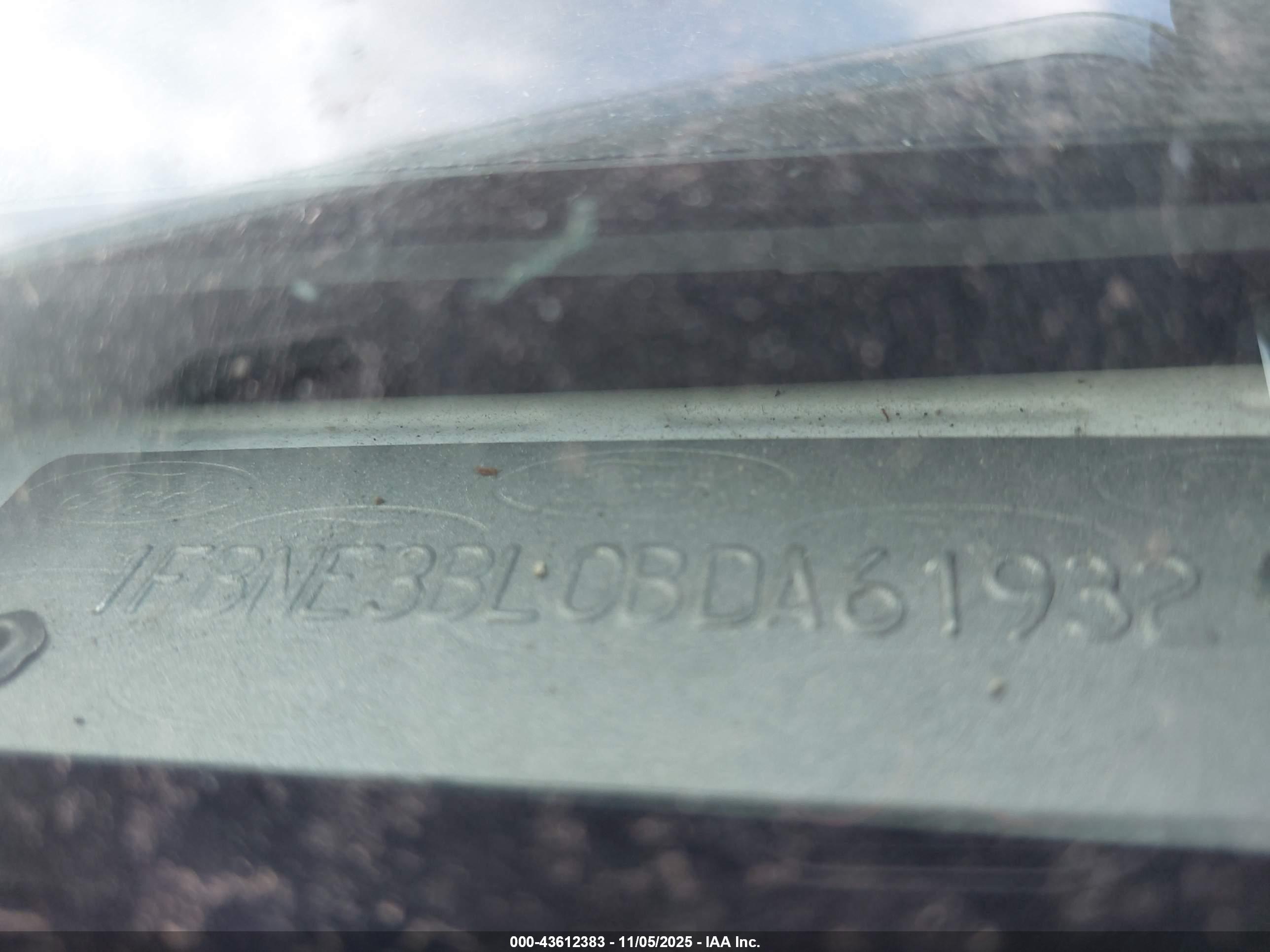 FORD E-350 image 9