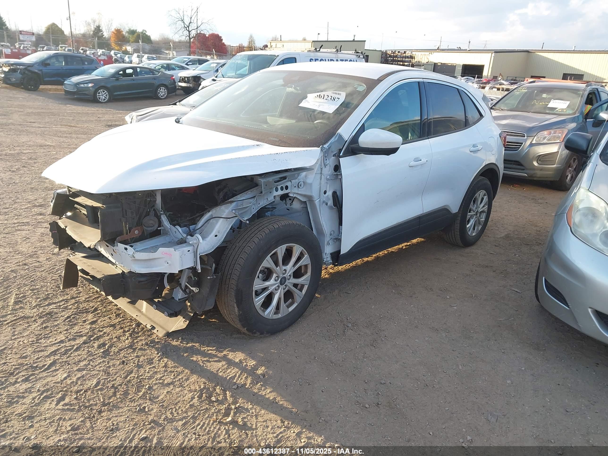 FORD ESCAPE image 2