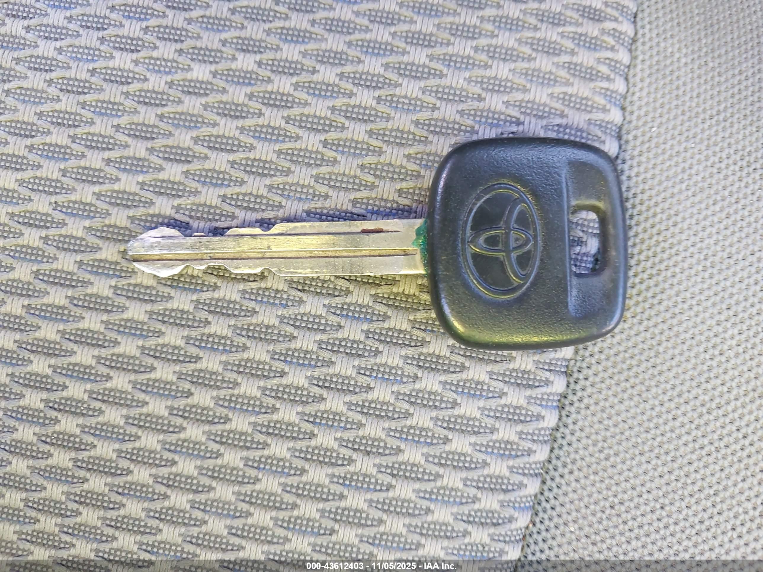 TOYOTA TACOMA image 11