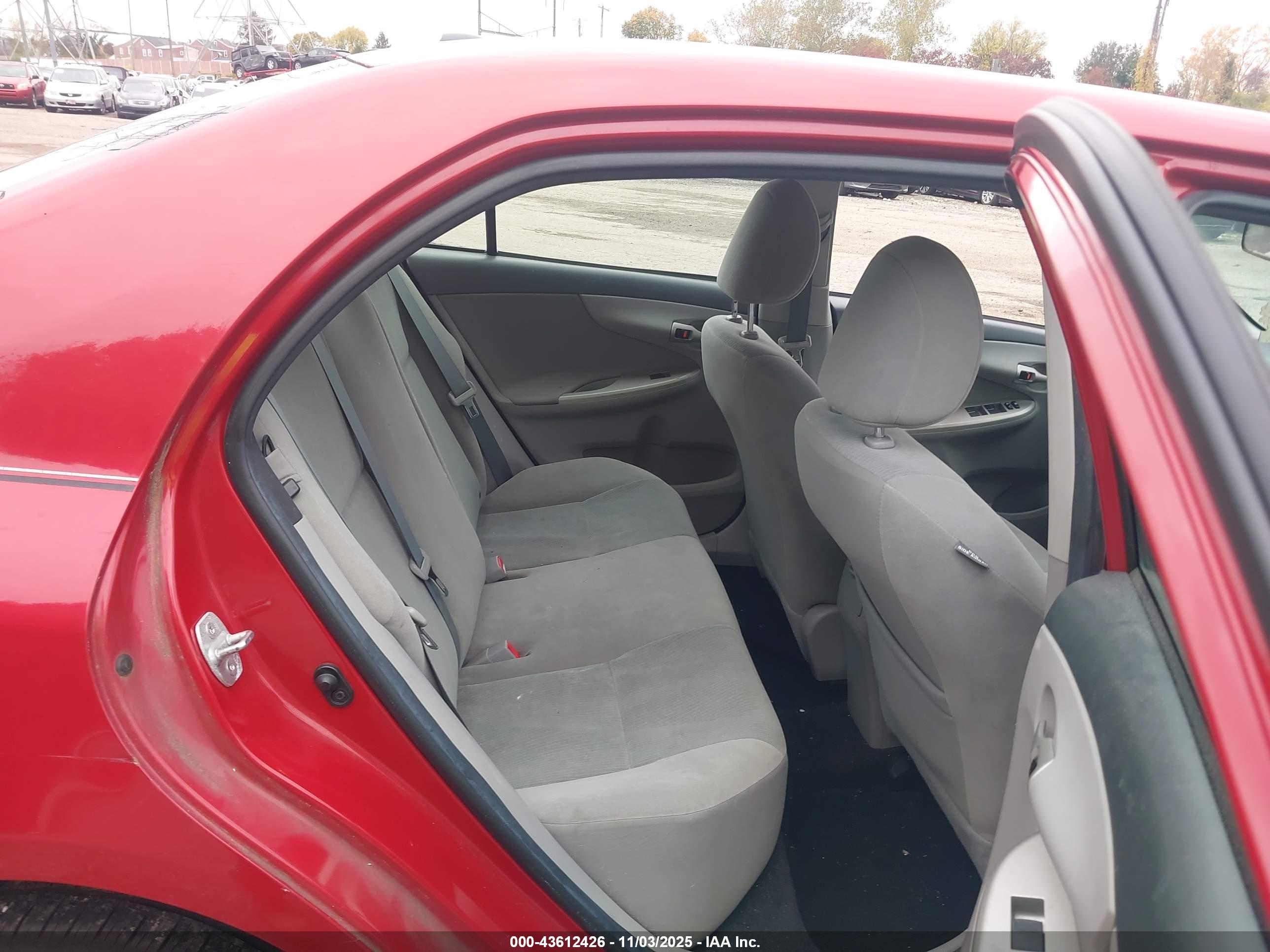 TOYOTA COROLLA image 8