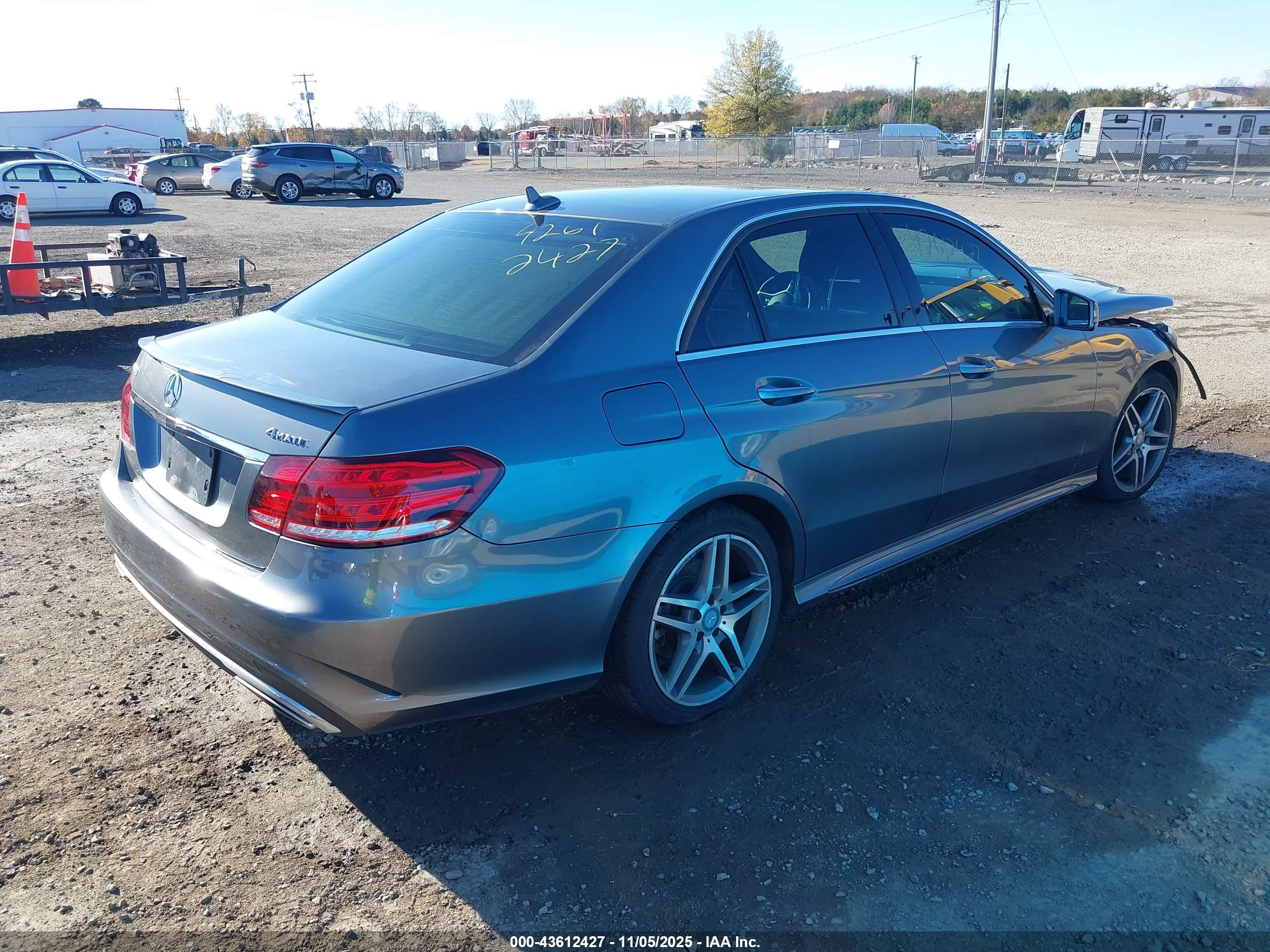 MERCEDES-BENZ E image 4
