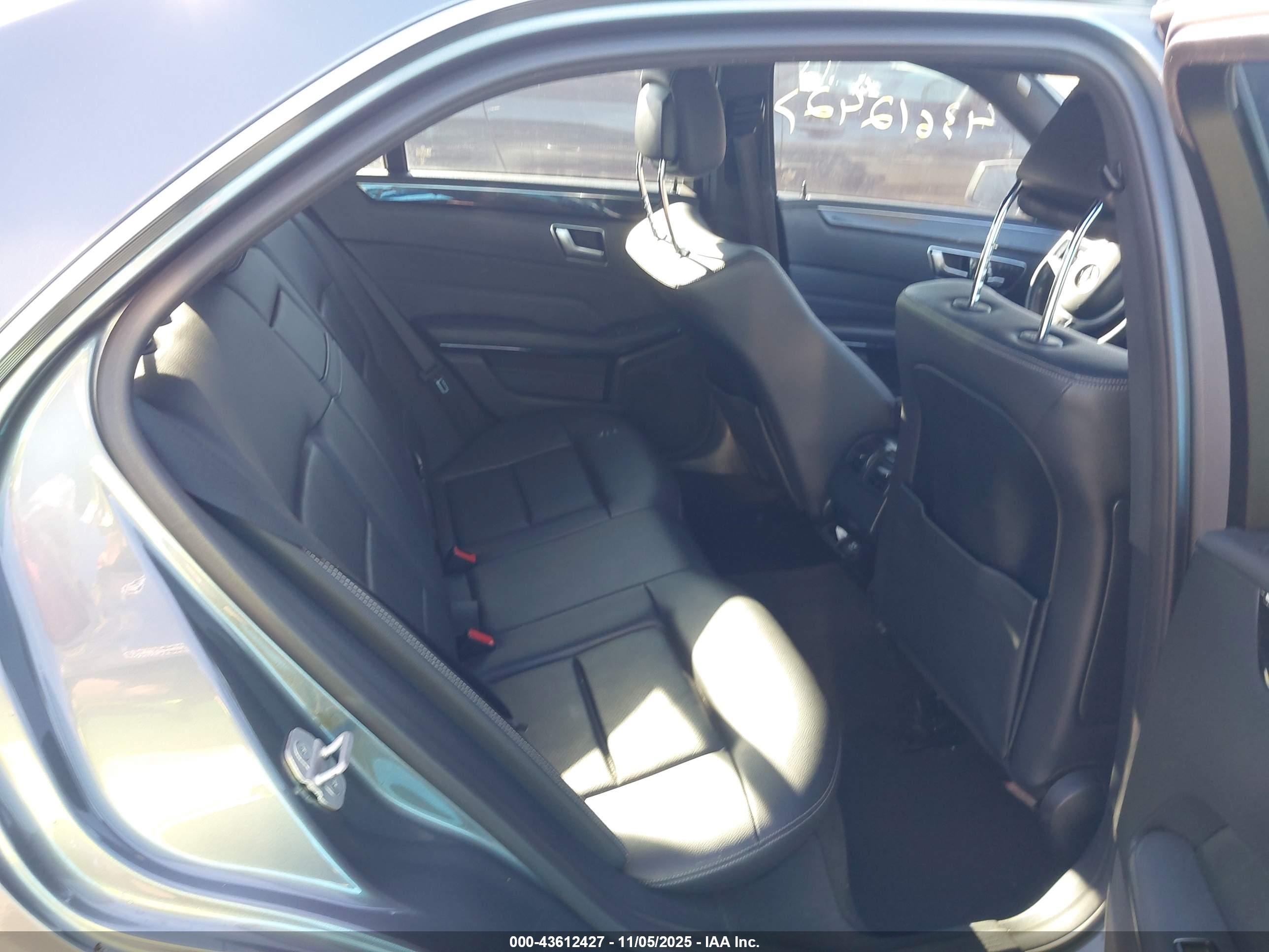MERCEDES-BENZ E image 8