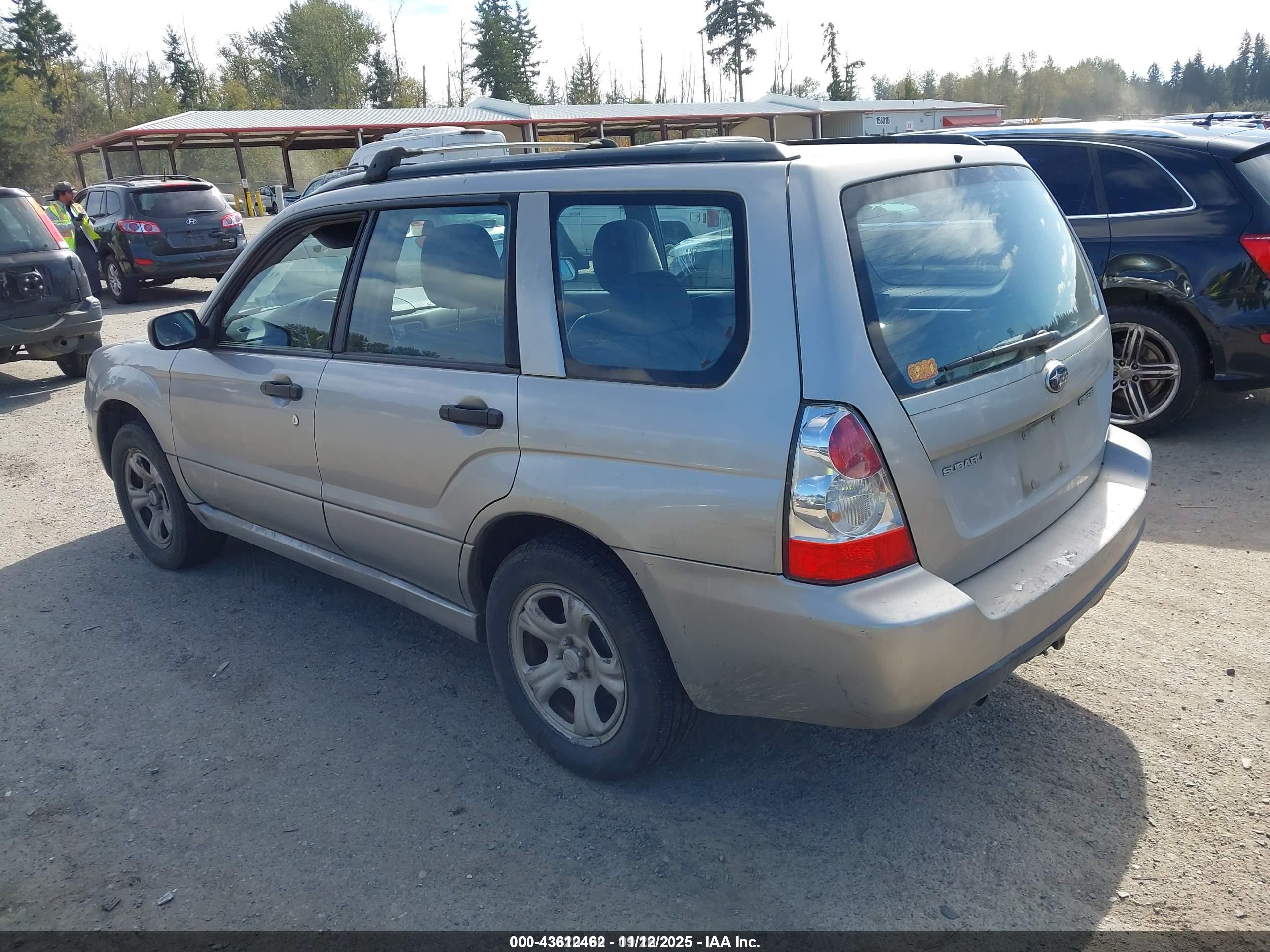 SUBARU FORESTER image 3