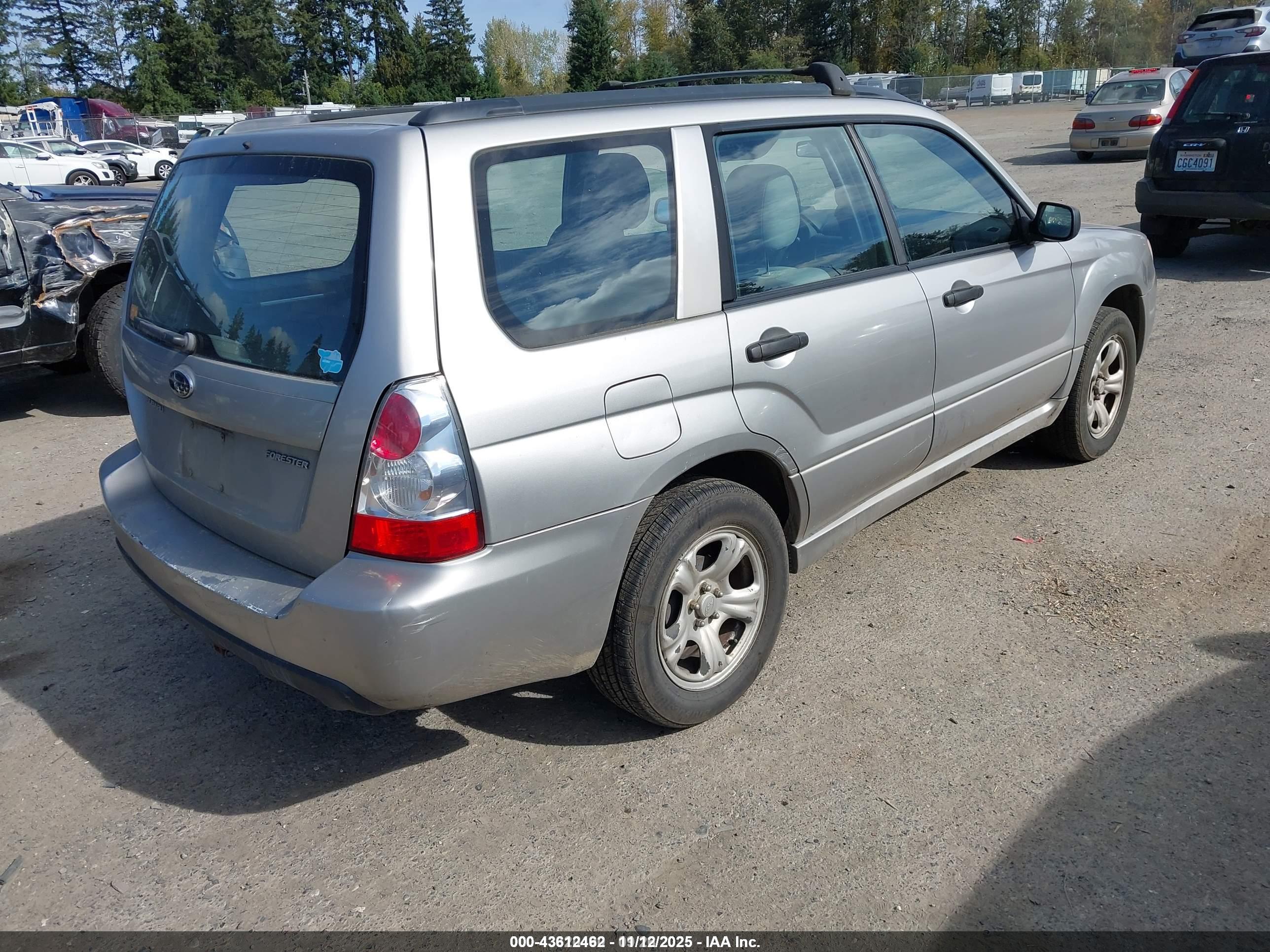SUBARU FORESTER image 4
