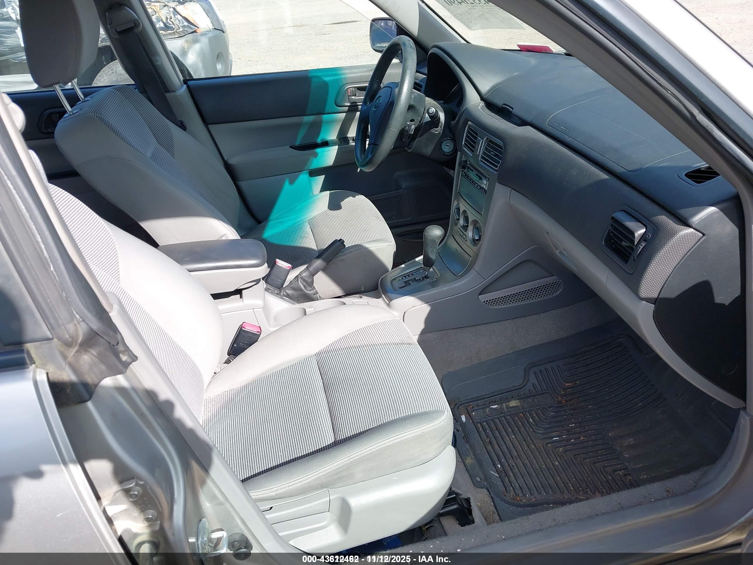 SUBARU FORESTER image 5