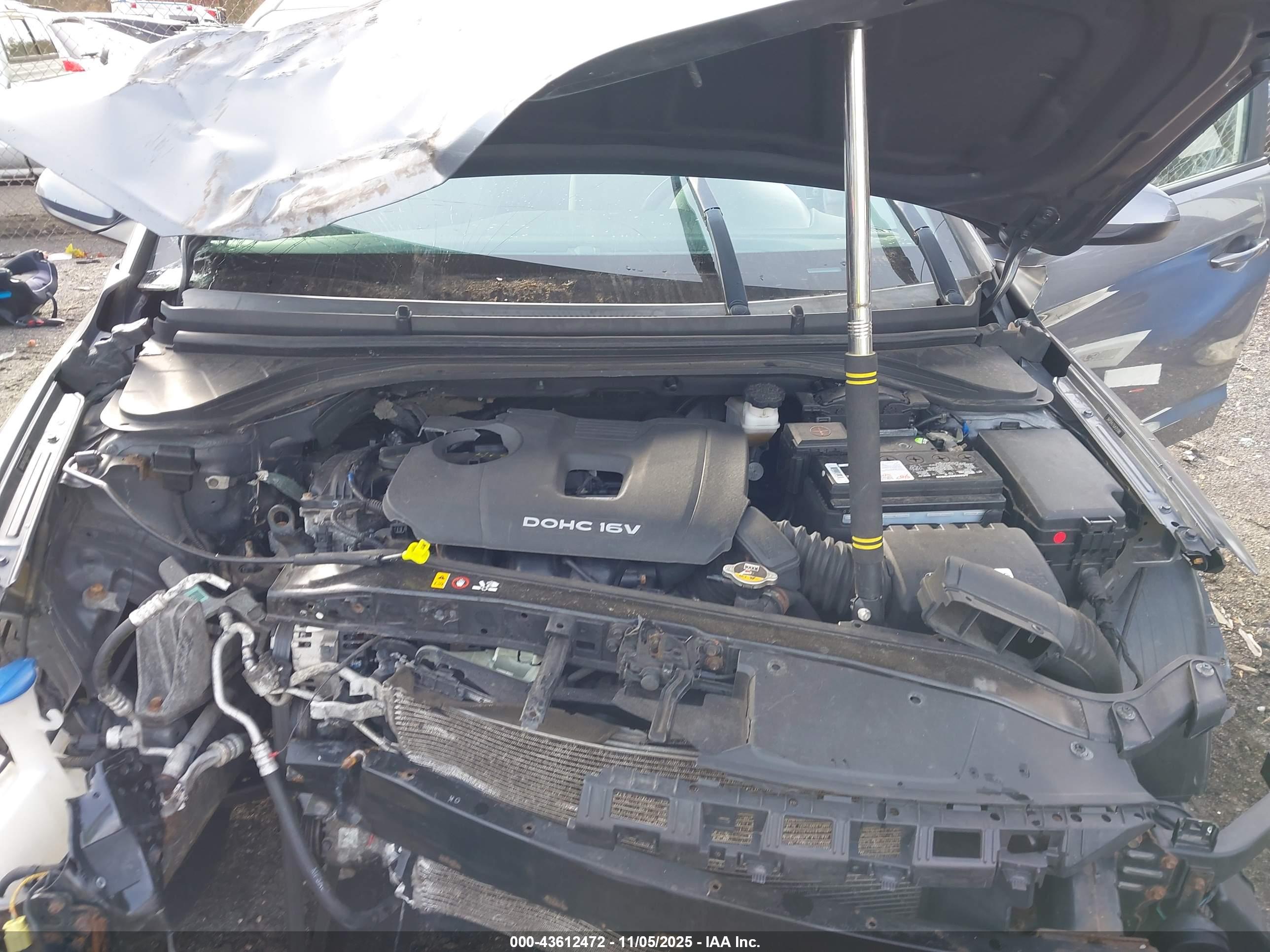 HYUNDAI ELANTRA image 10