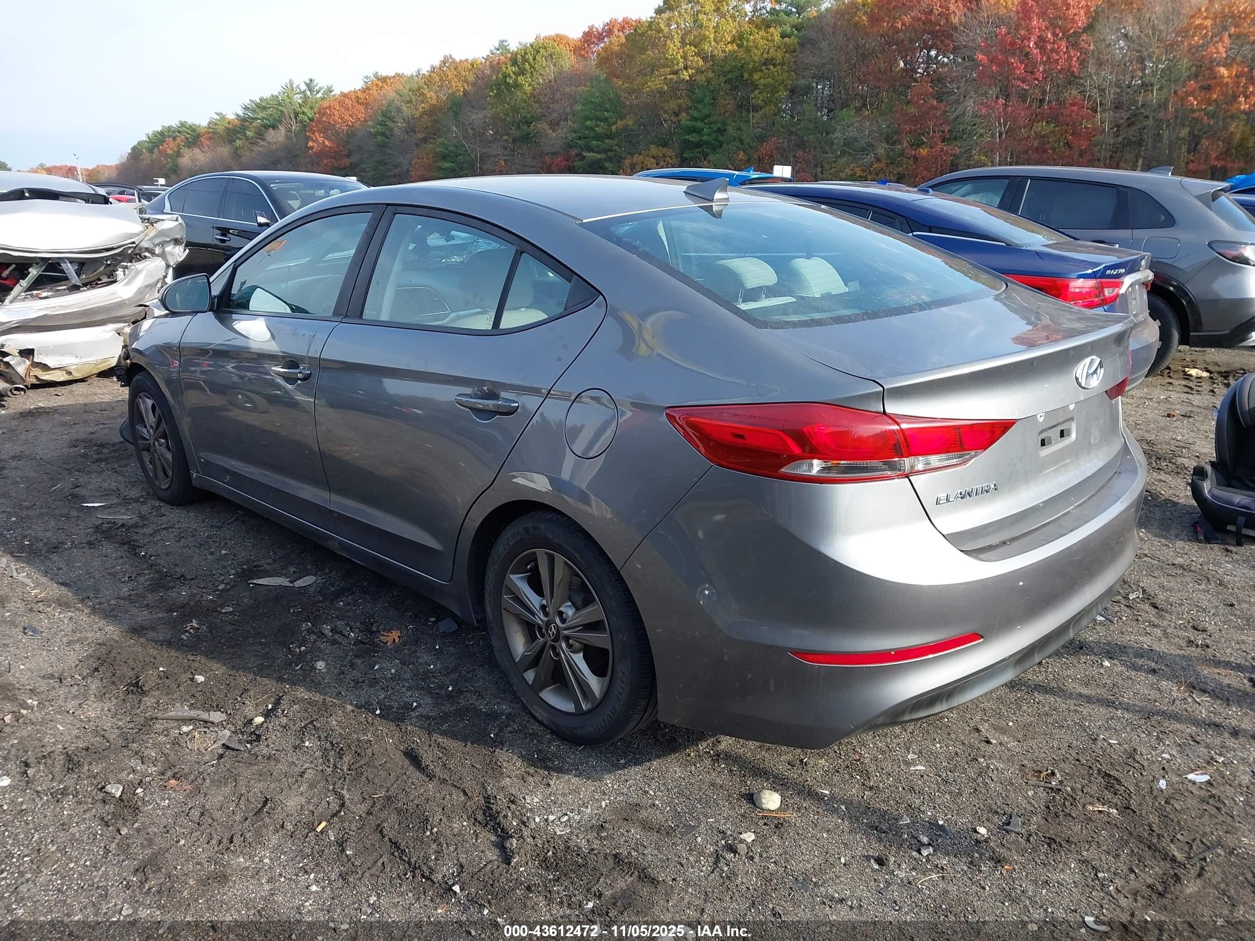 HYUNDAI ELANTRA image 3