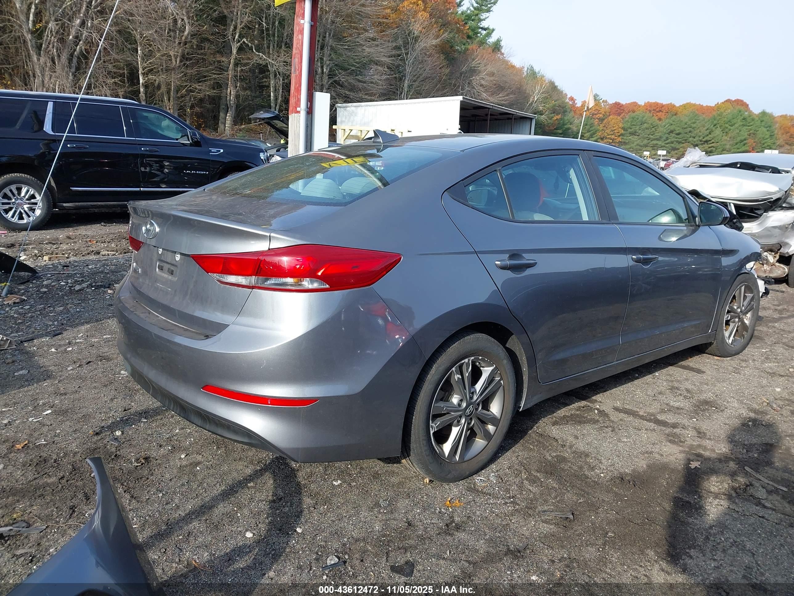 HYUNDAI ELANTRA image 4