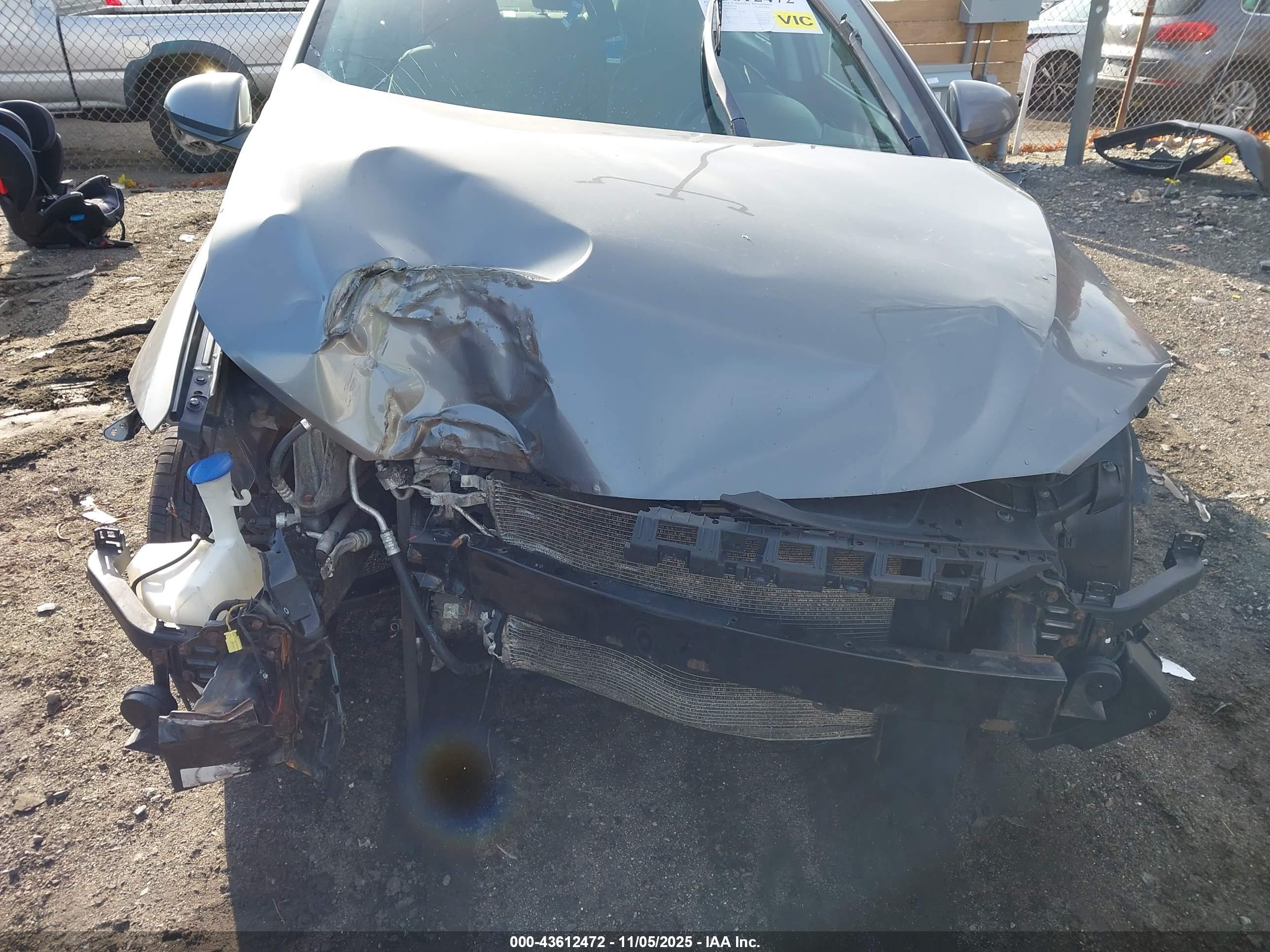 HYUNDAI ELANTRA image 6