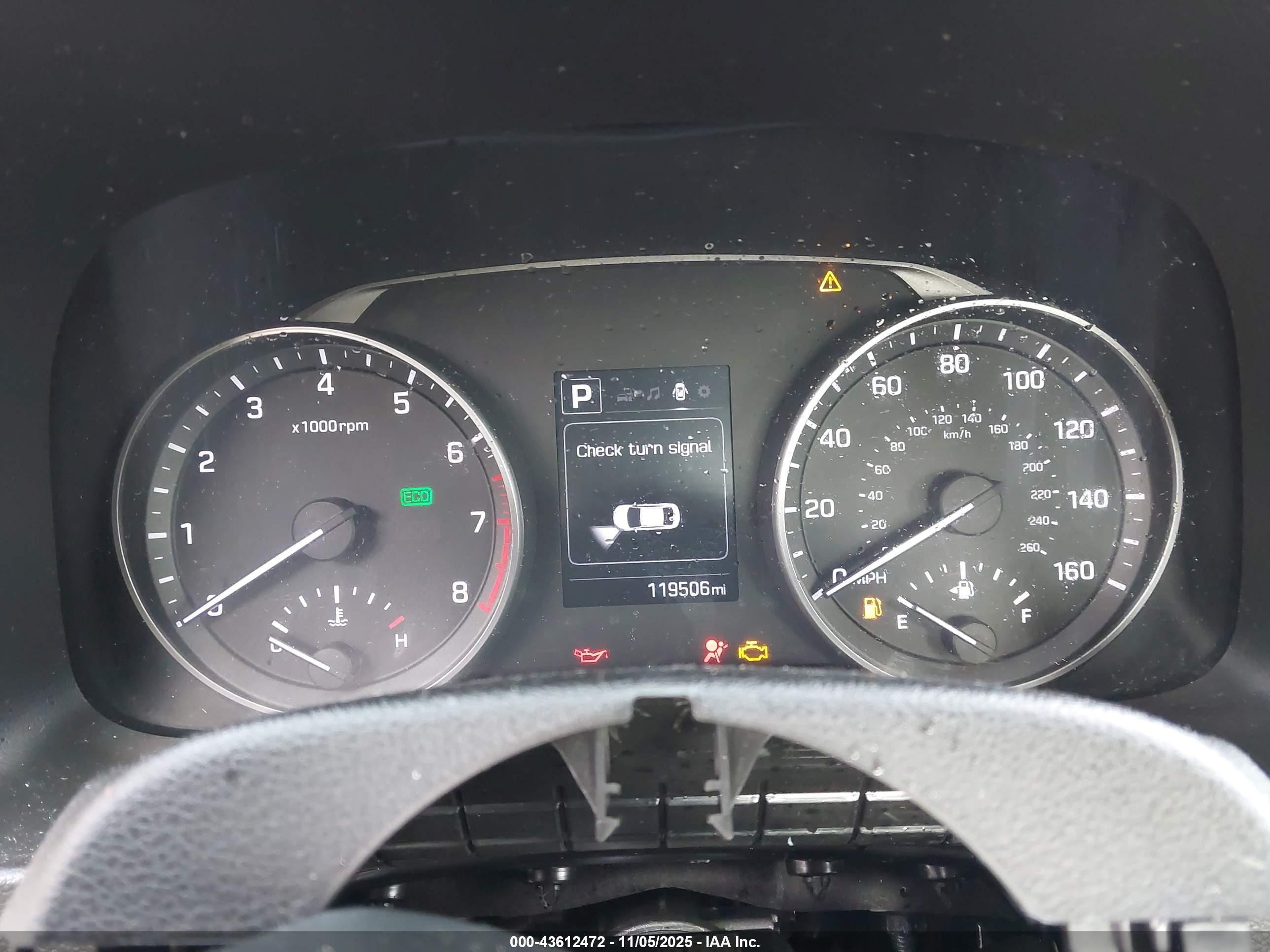 HYUNDAI ELANTRA image 7