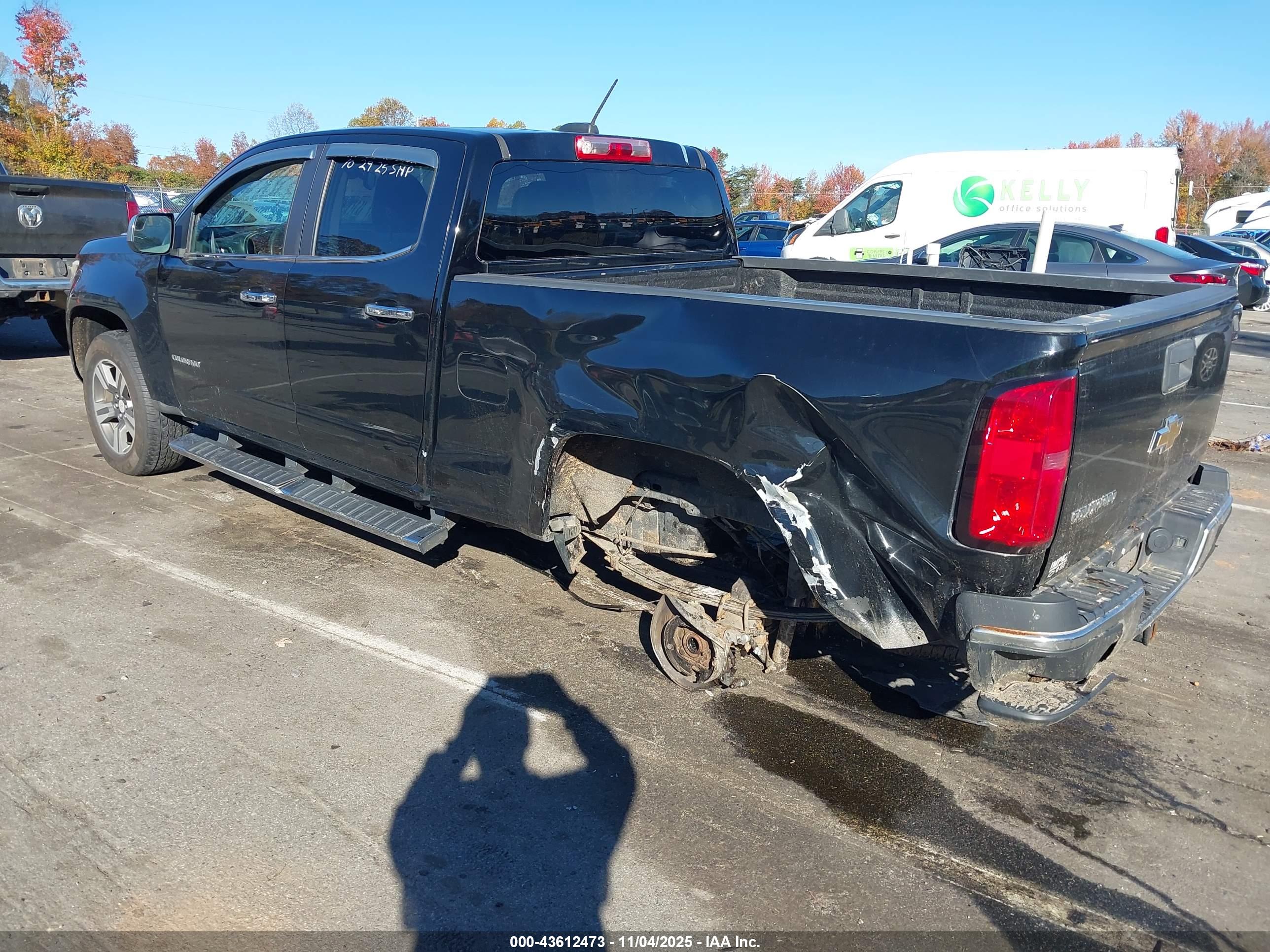 CHEVROLET COLORADO image 3