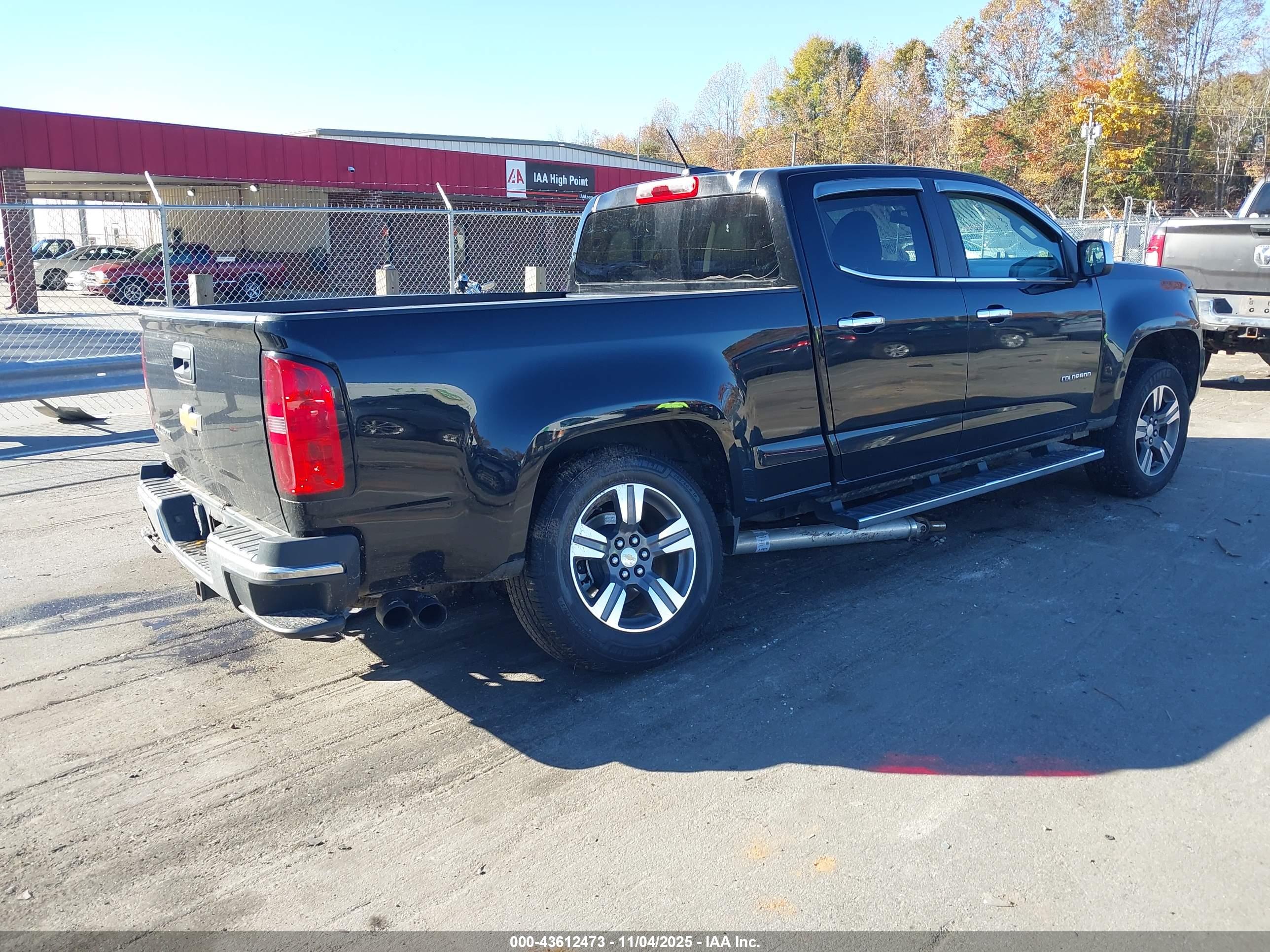 CHEVROLET COLORADO image 4
