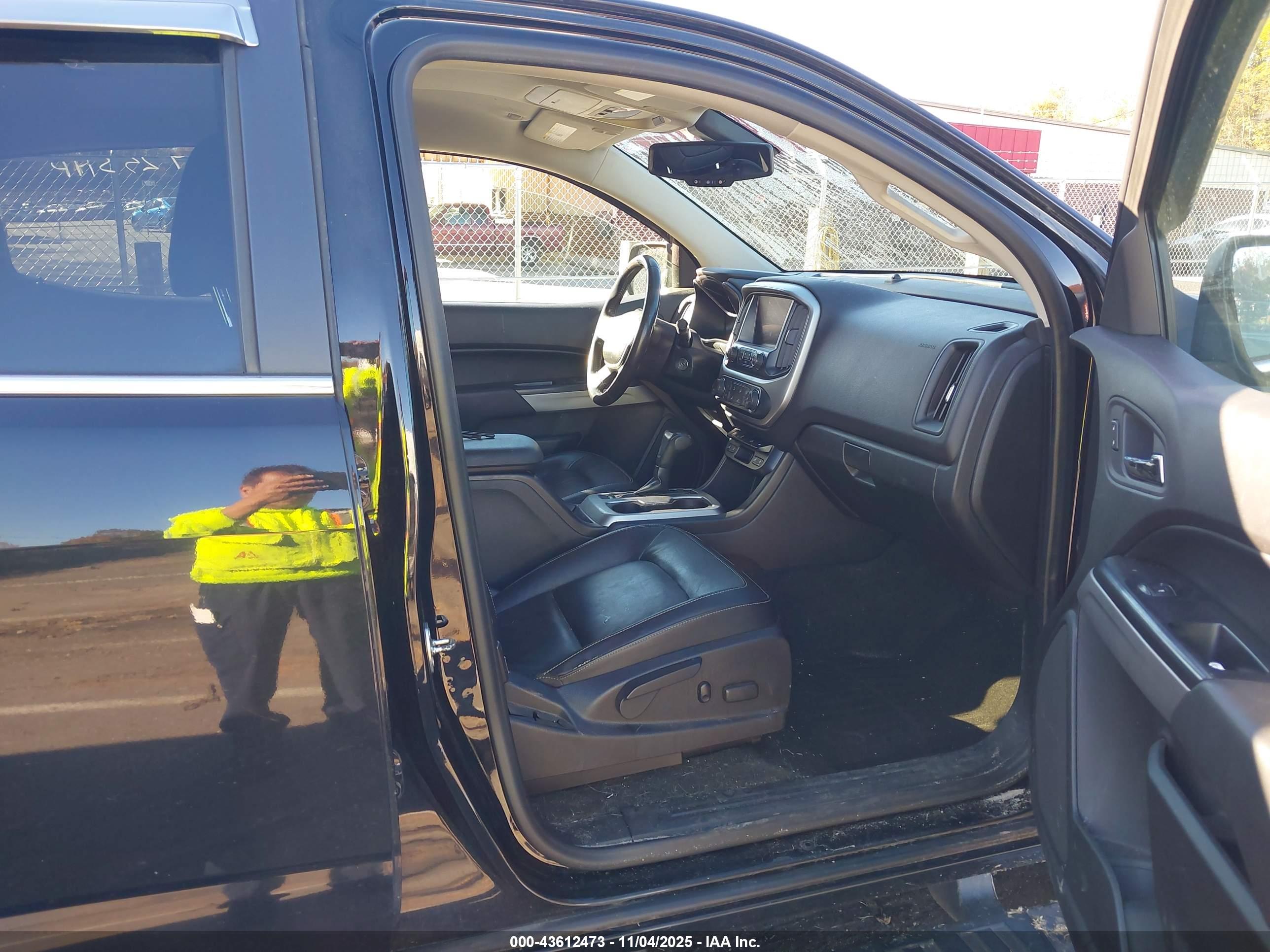 CHEVROLET COLORADO image 5