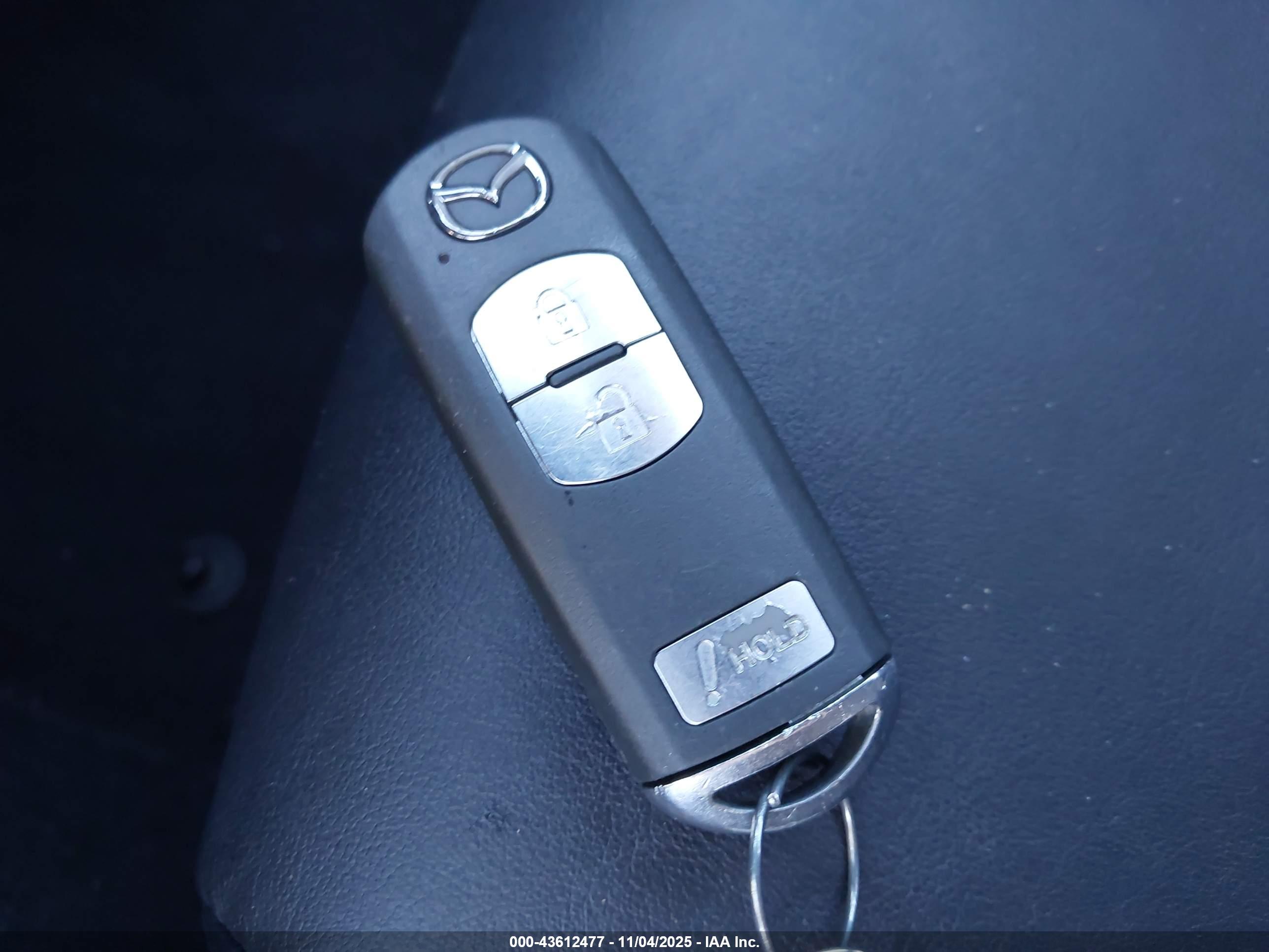 MAZDA MAZDA3 image 11