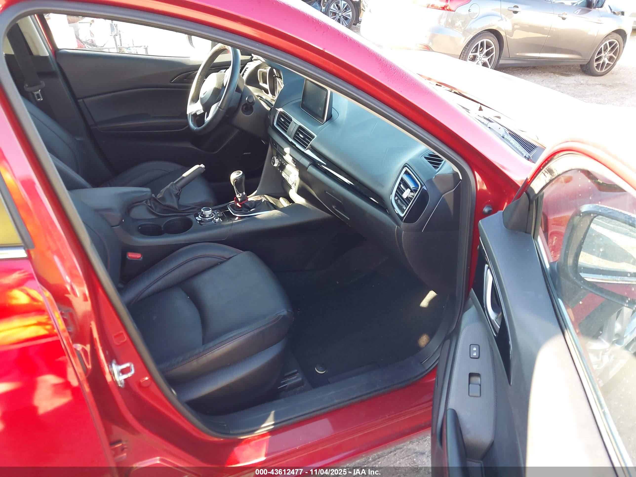 MAZDA MAZDA3 image 5