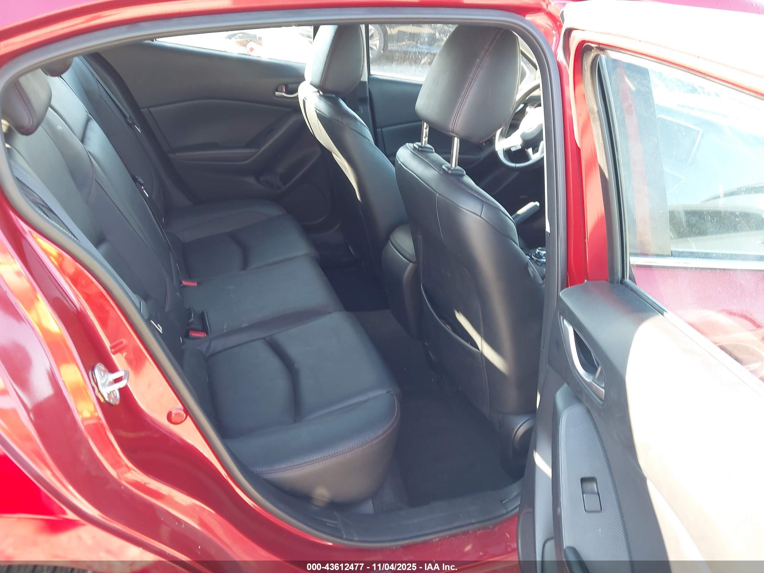 MAZDA MAZDA3 image 8