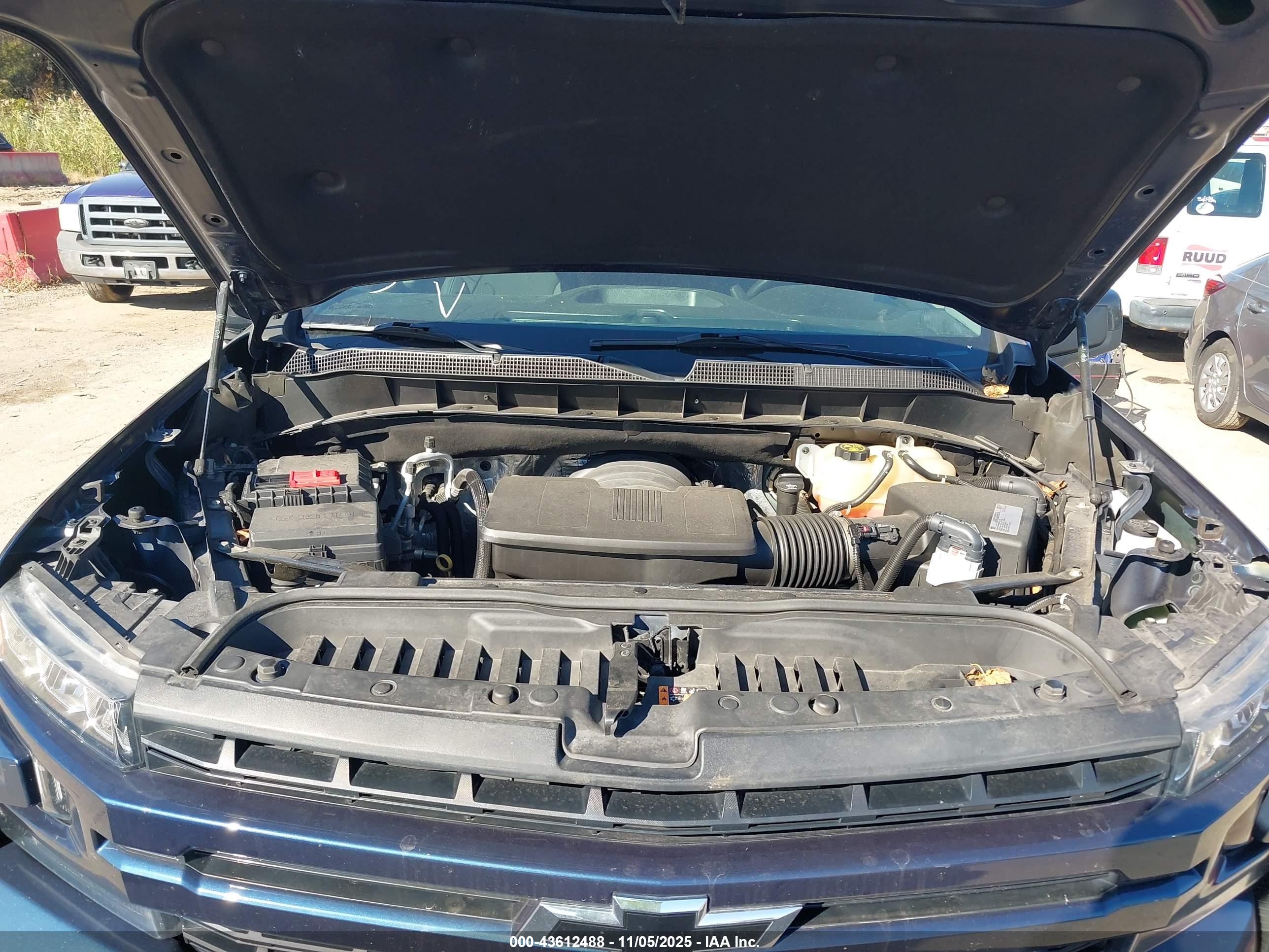 CHEVROLET SILVERADO image 10
