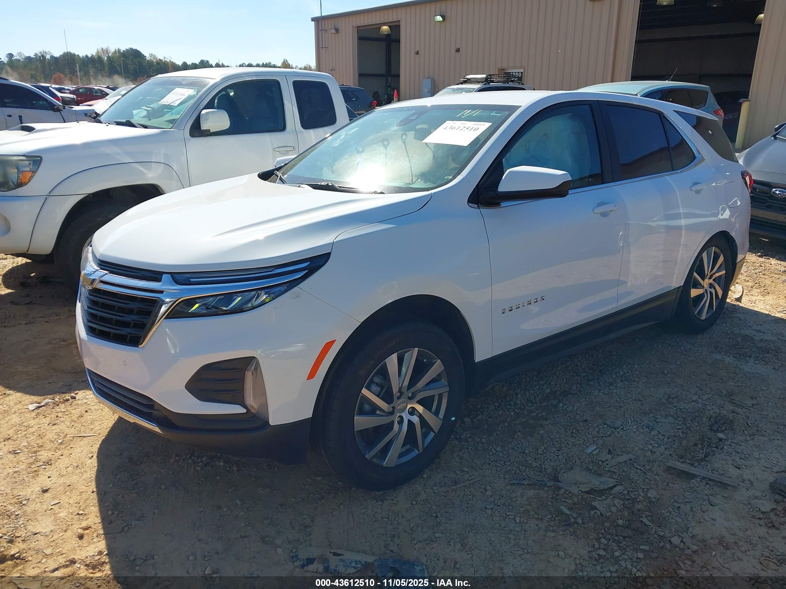 CHEVROLET EQUINOX image 2