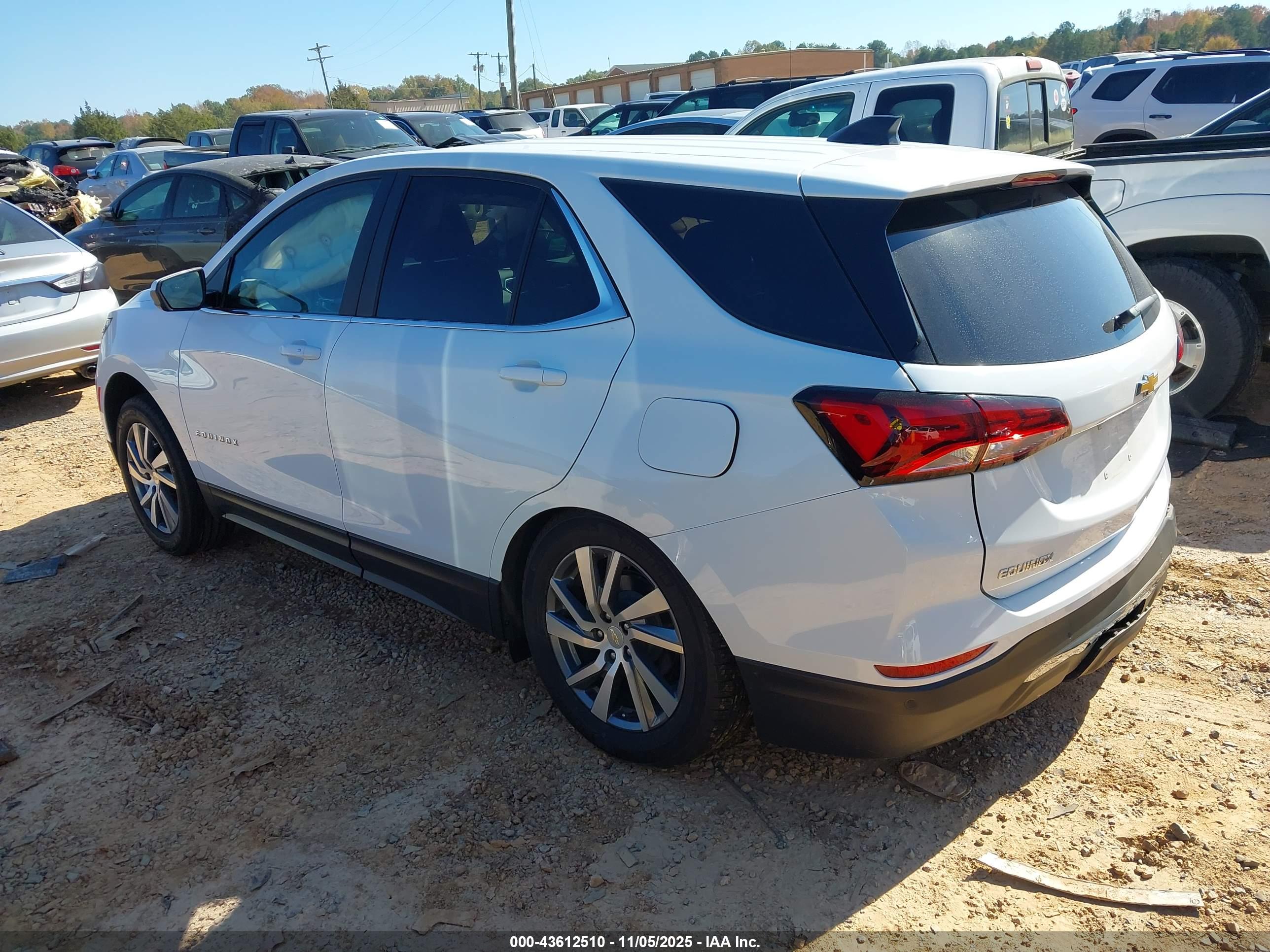 CHEVROLET EQUINOX image 3